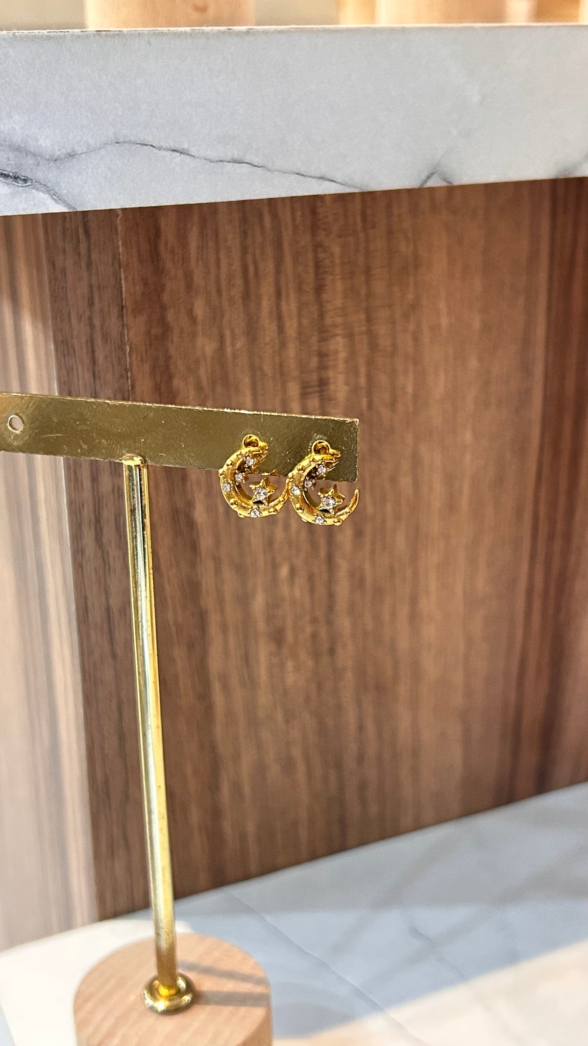 Aretes bright moon