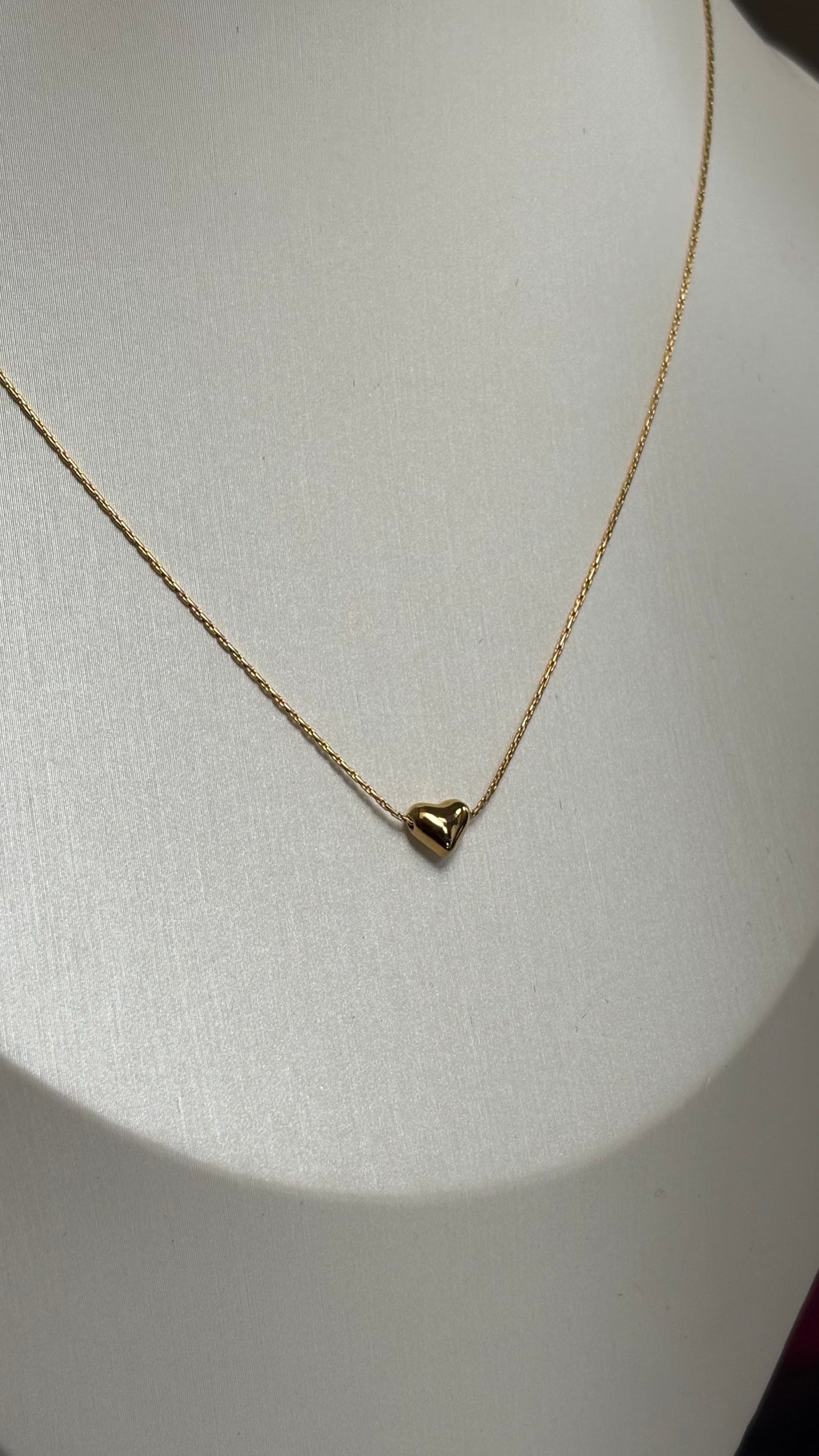 Collar mini corazon dorado