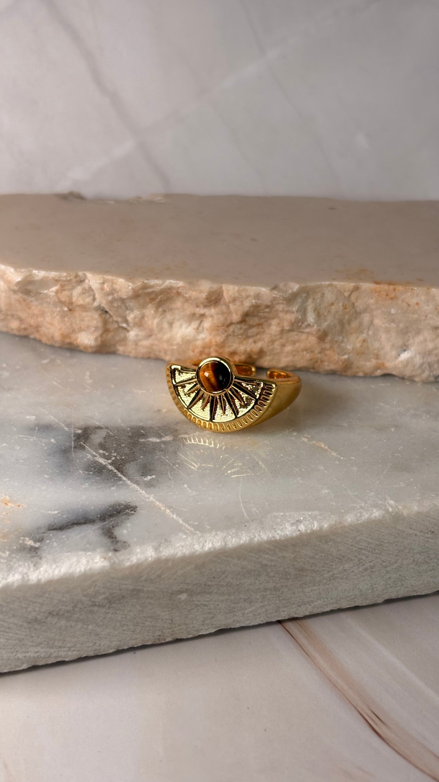 Anillo azteca piedra café