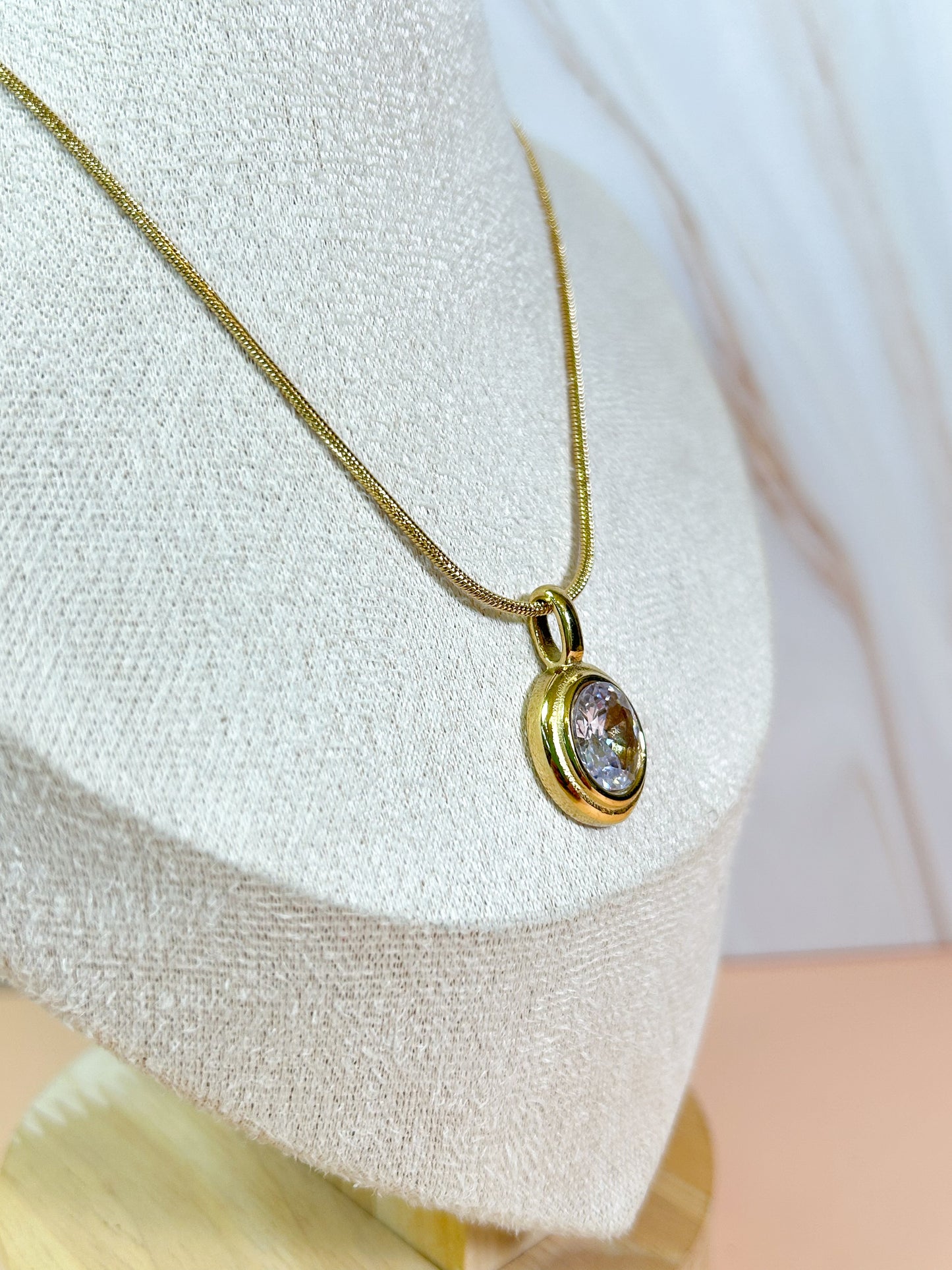 Collar piedra mágica