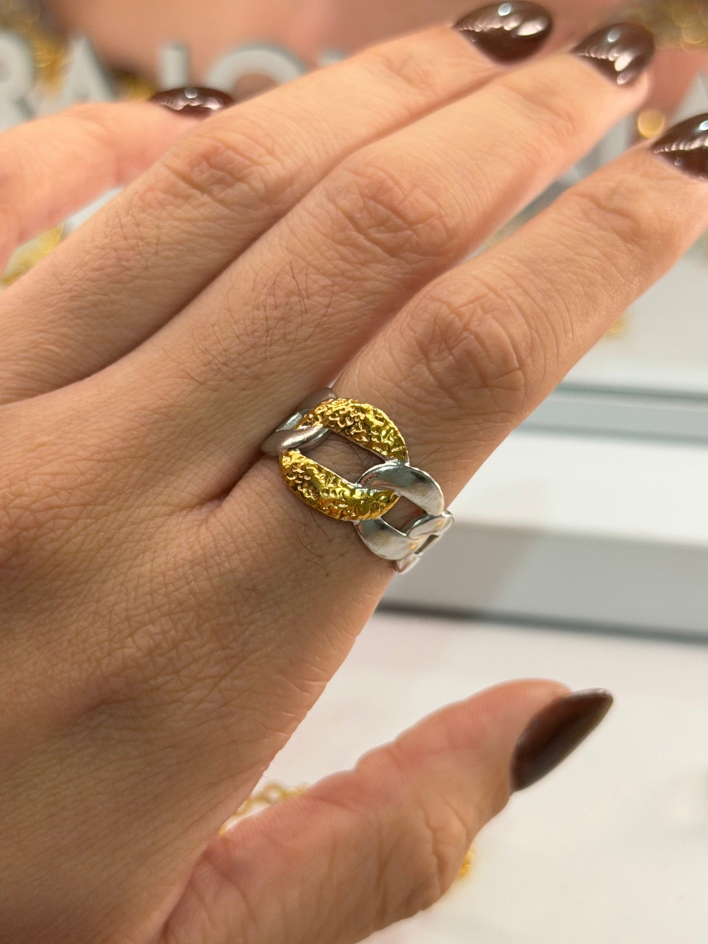 anillo eslabones dorado plata