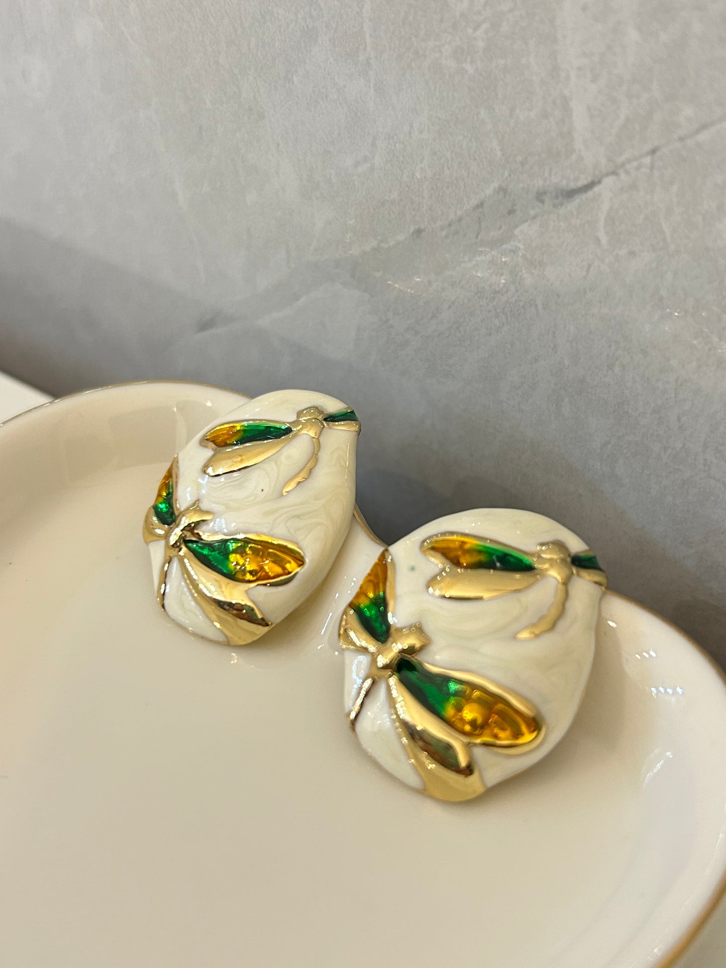 Aretes colibrí blanco
