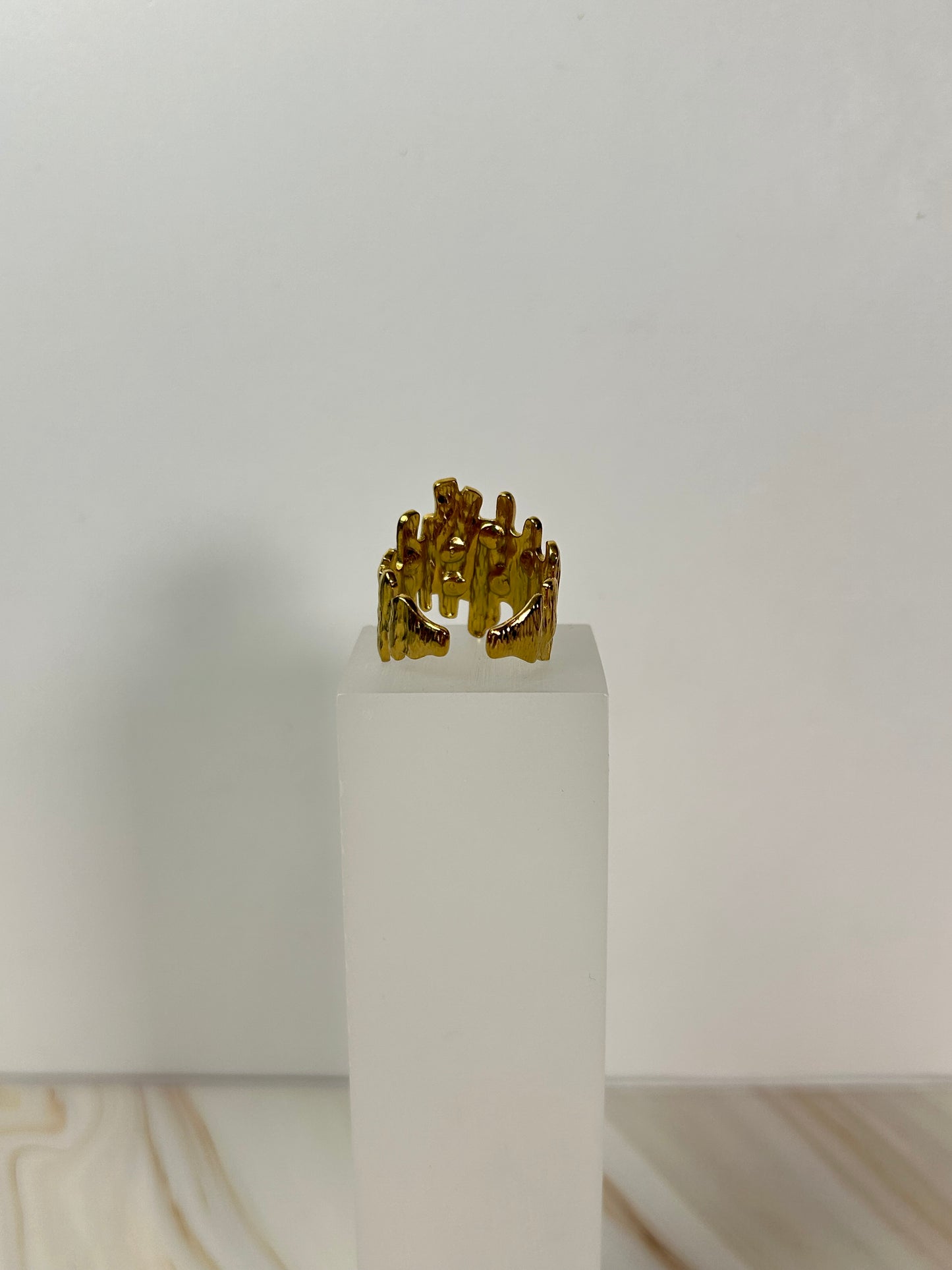 Anillo corona de perlas