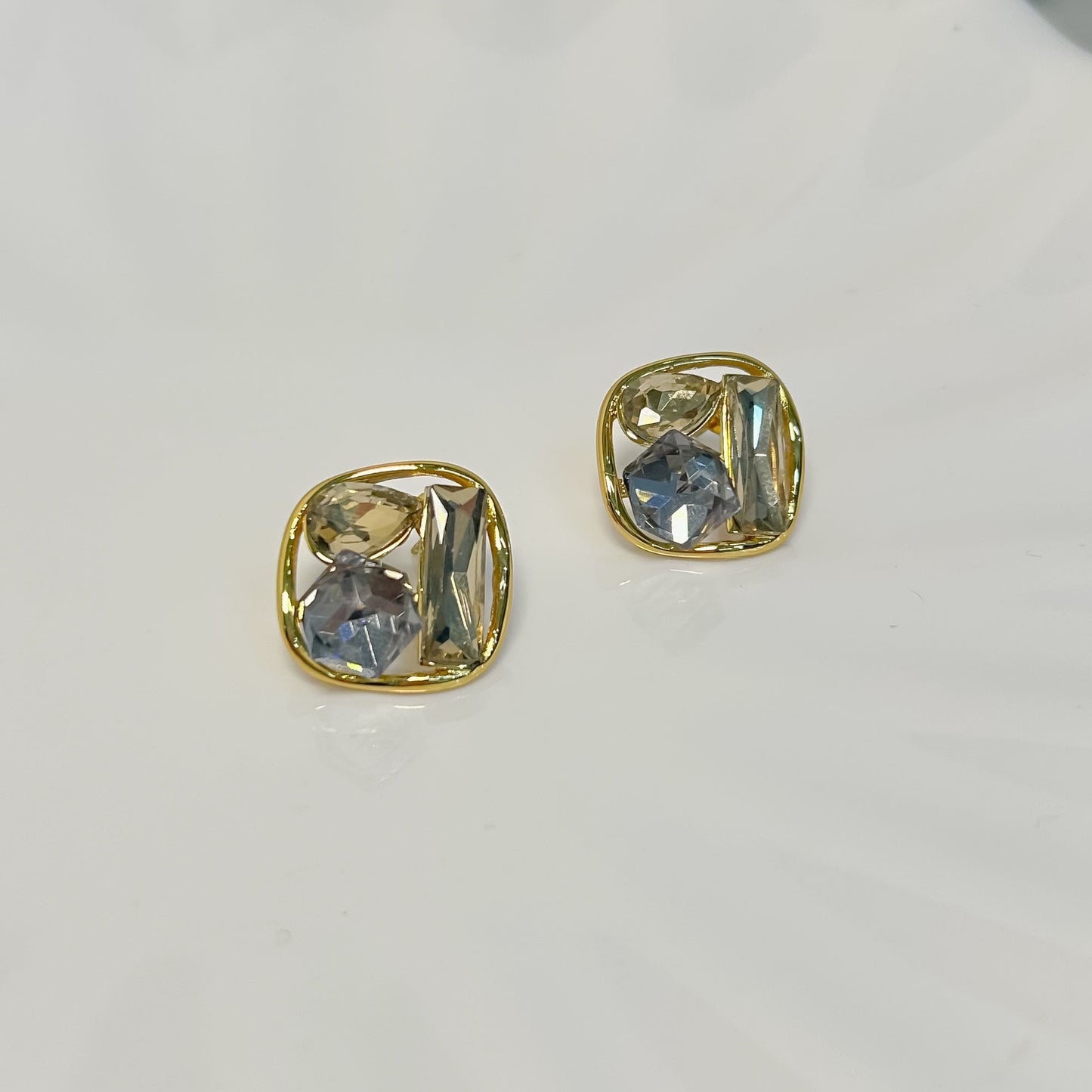 Aretes Eleg B&W