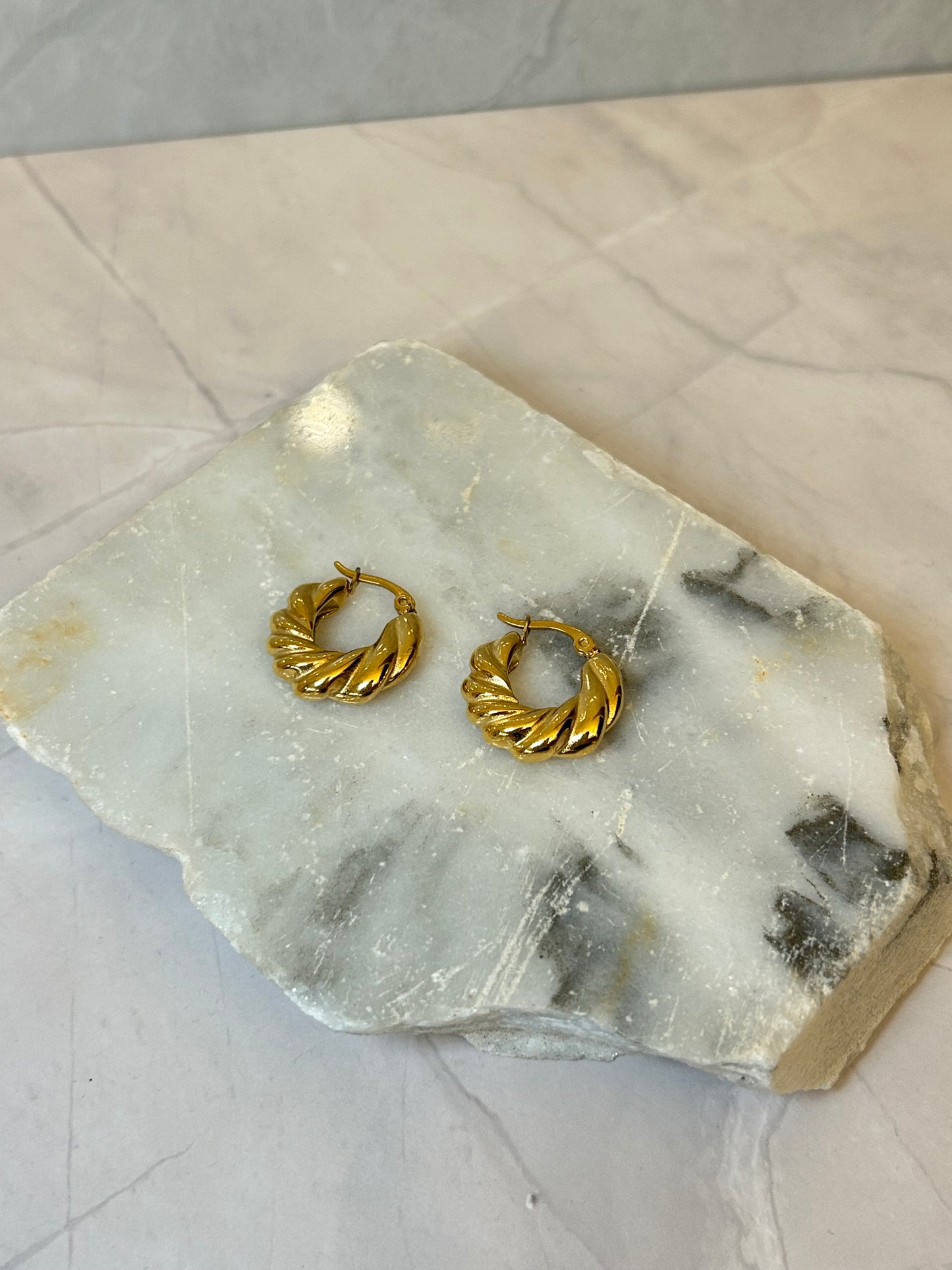 Argollas croissant dorado