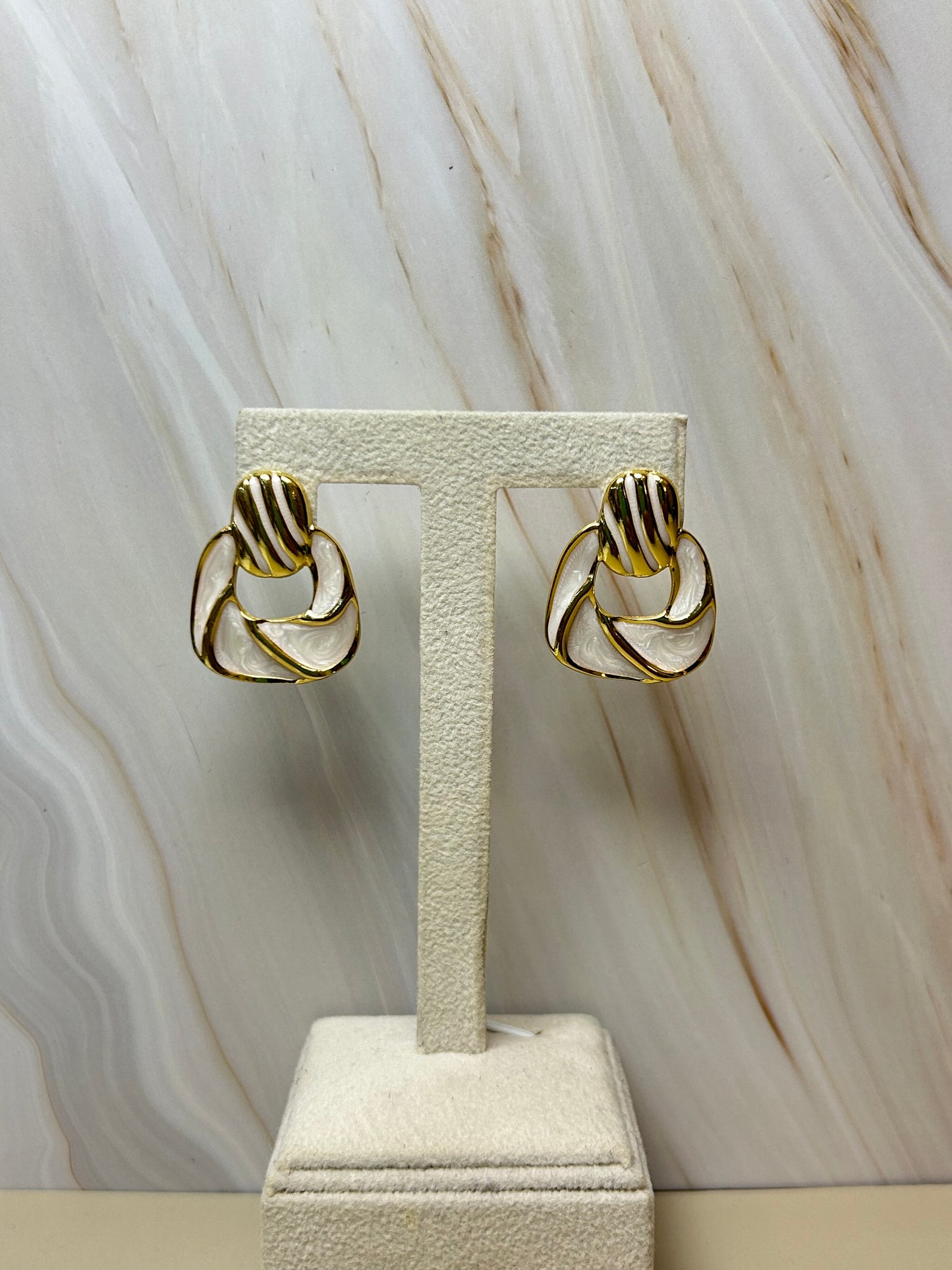 Aretes pantera blanca