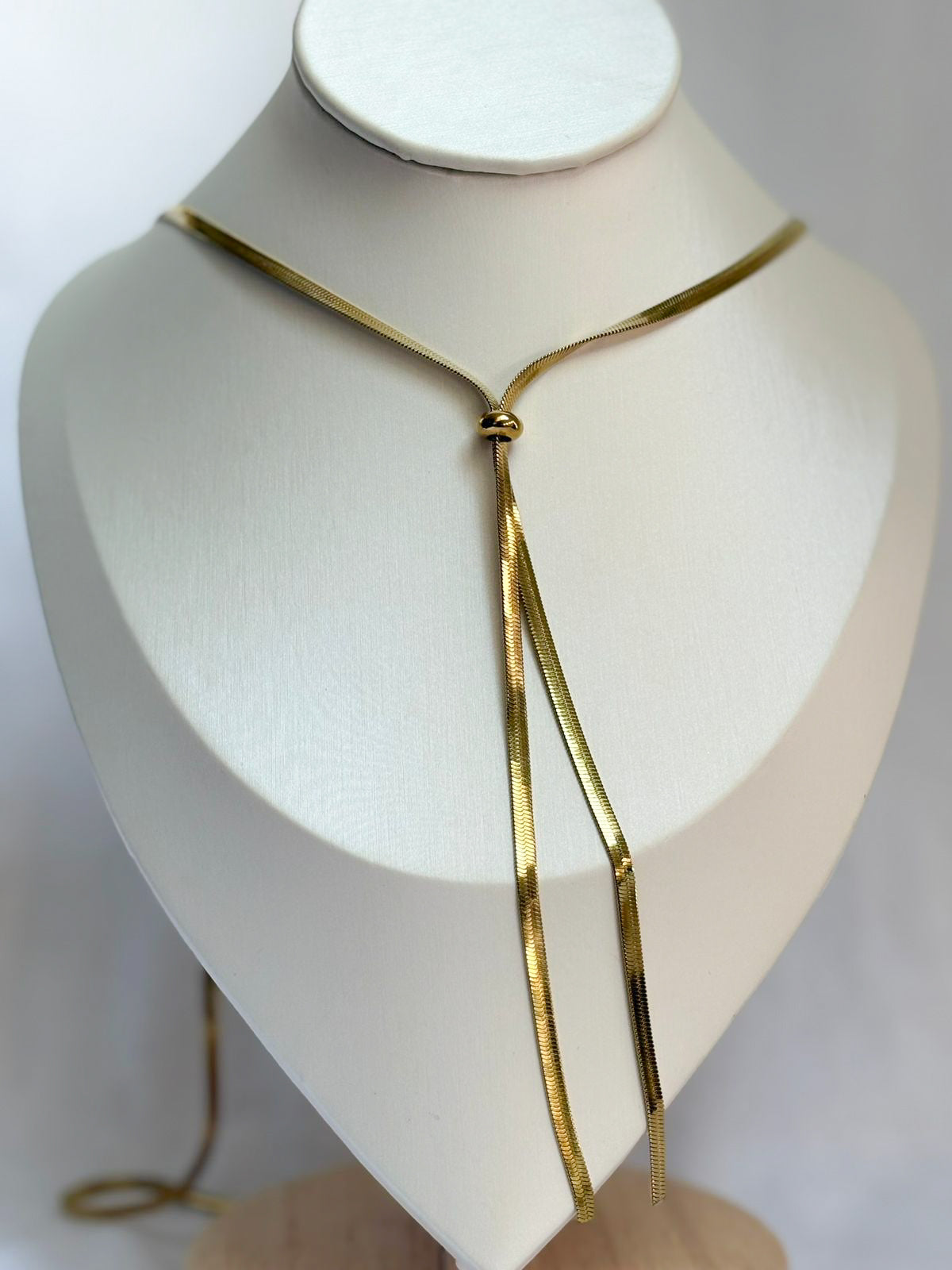 corbatero liso ajustable dorado
