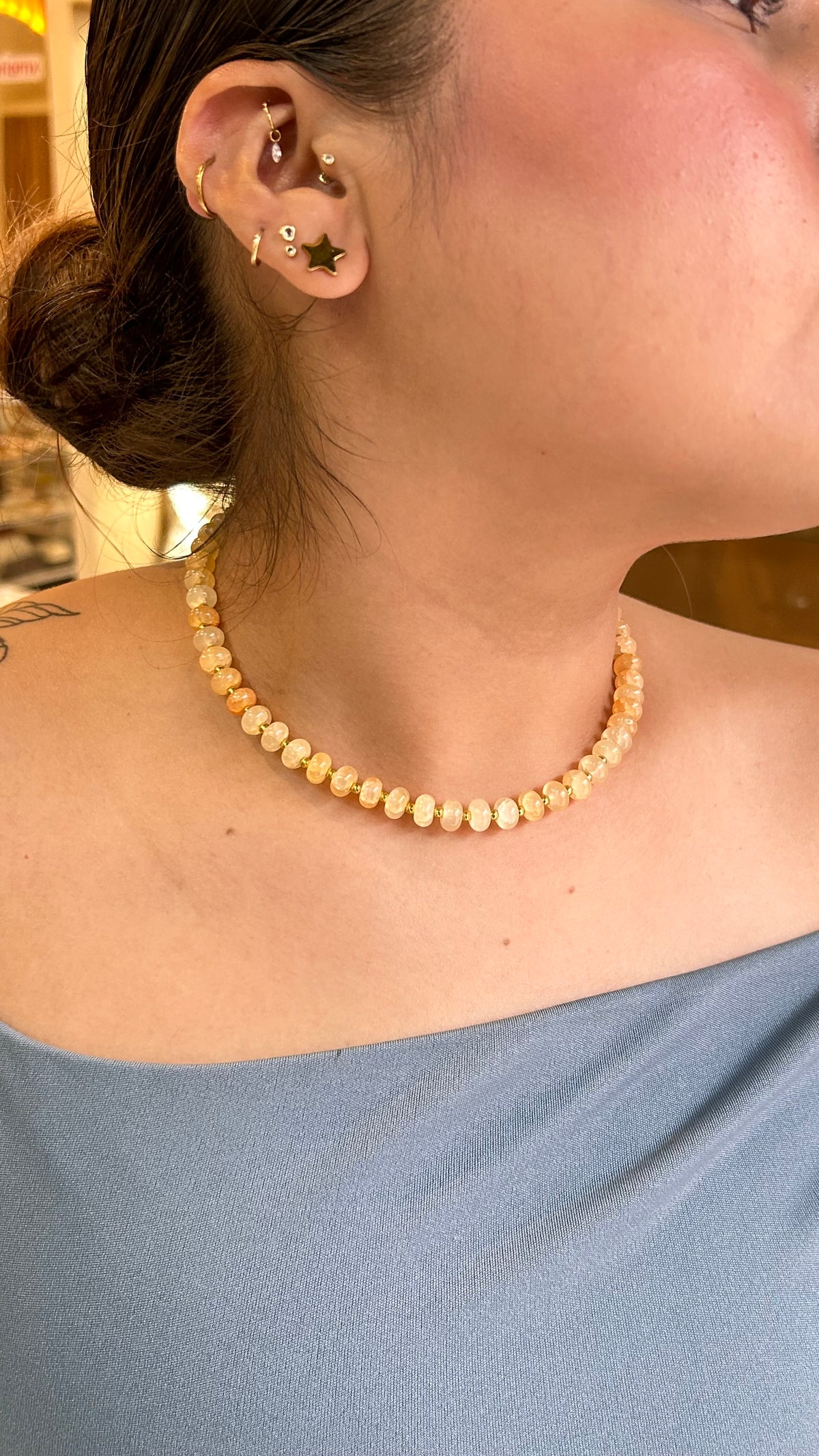 Collar naranja piedras