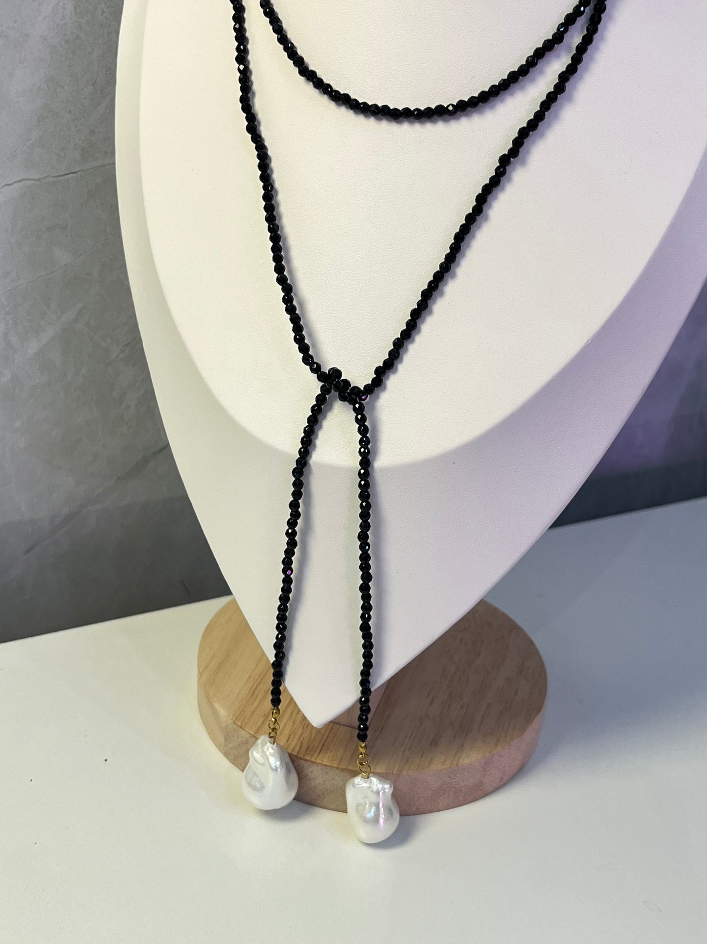 Collar Corbatero Perlas Negro