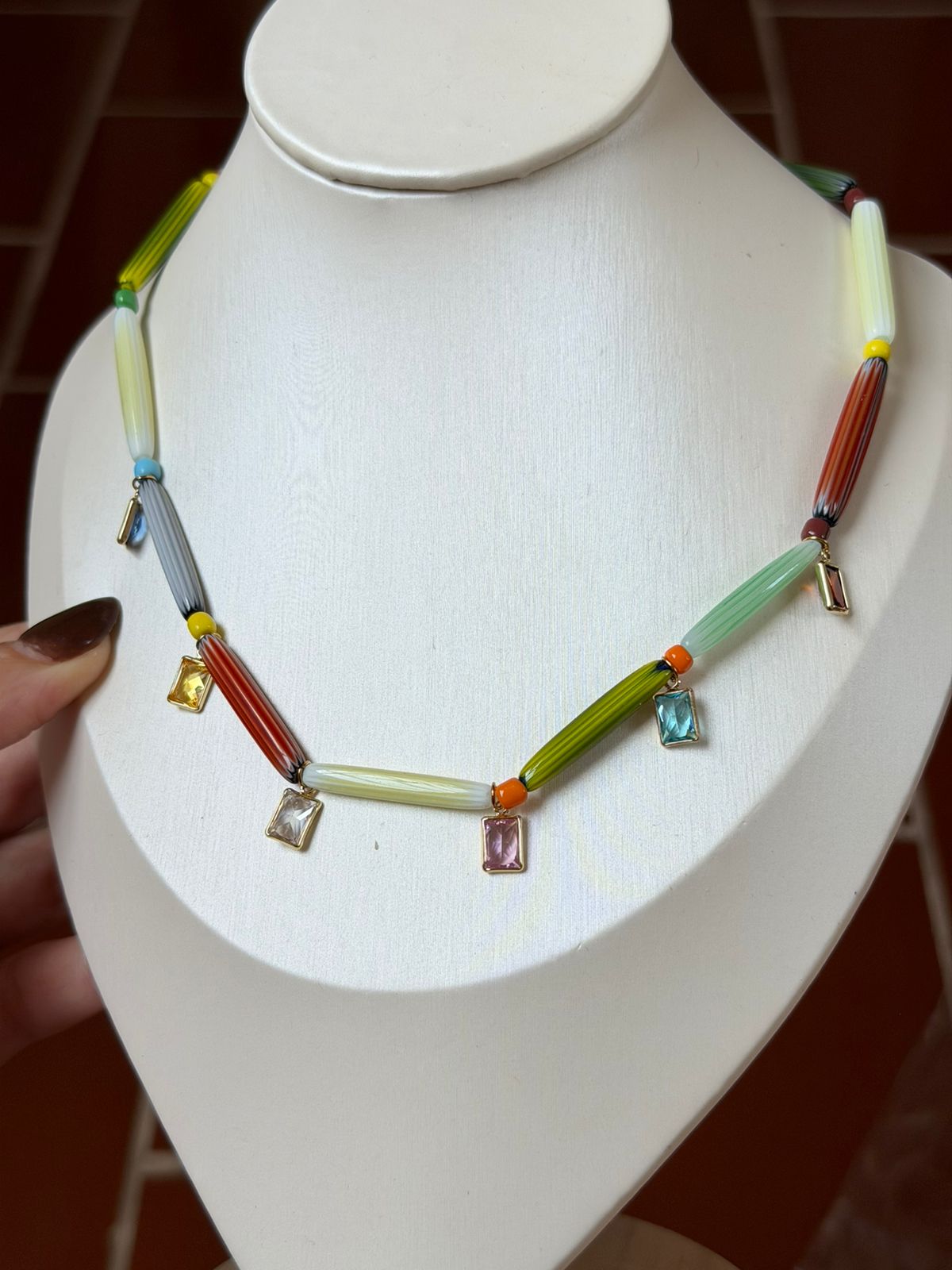 Collar piedras tonos pasteles