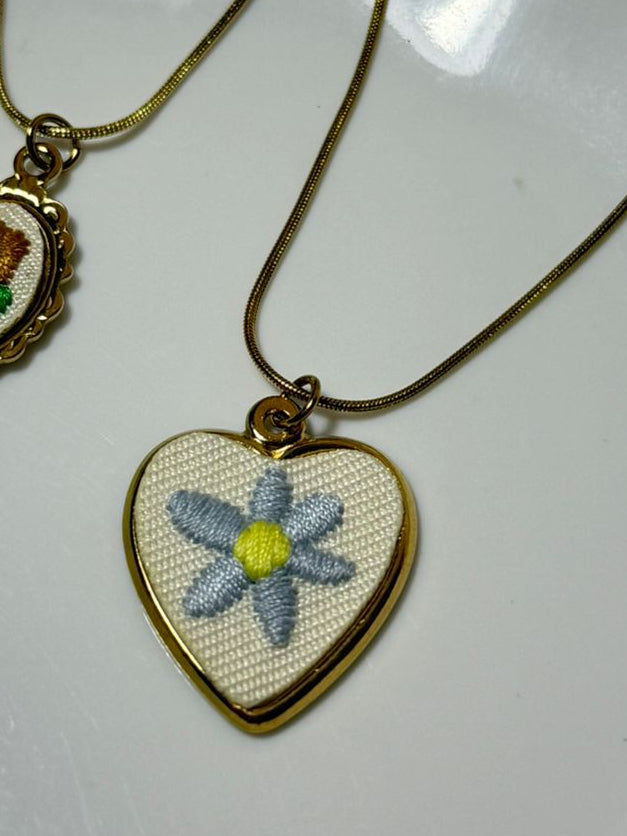 Collar flor crochet