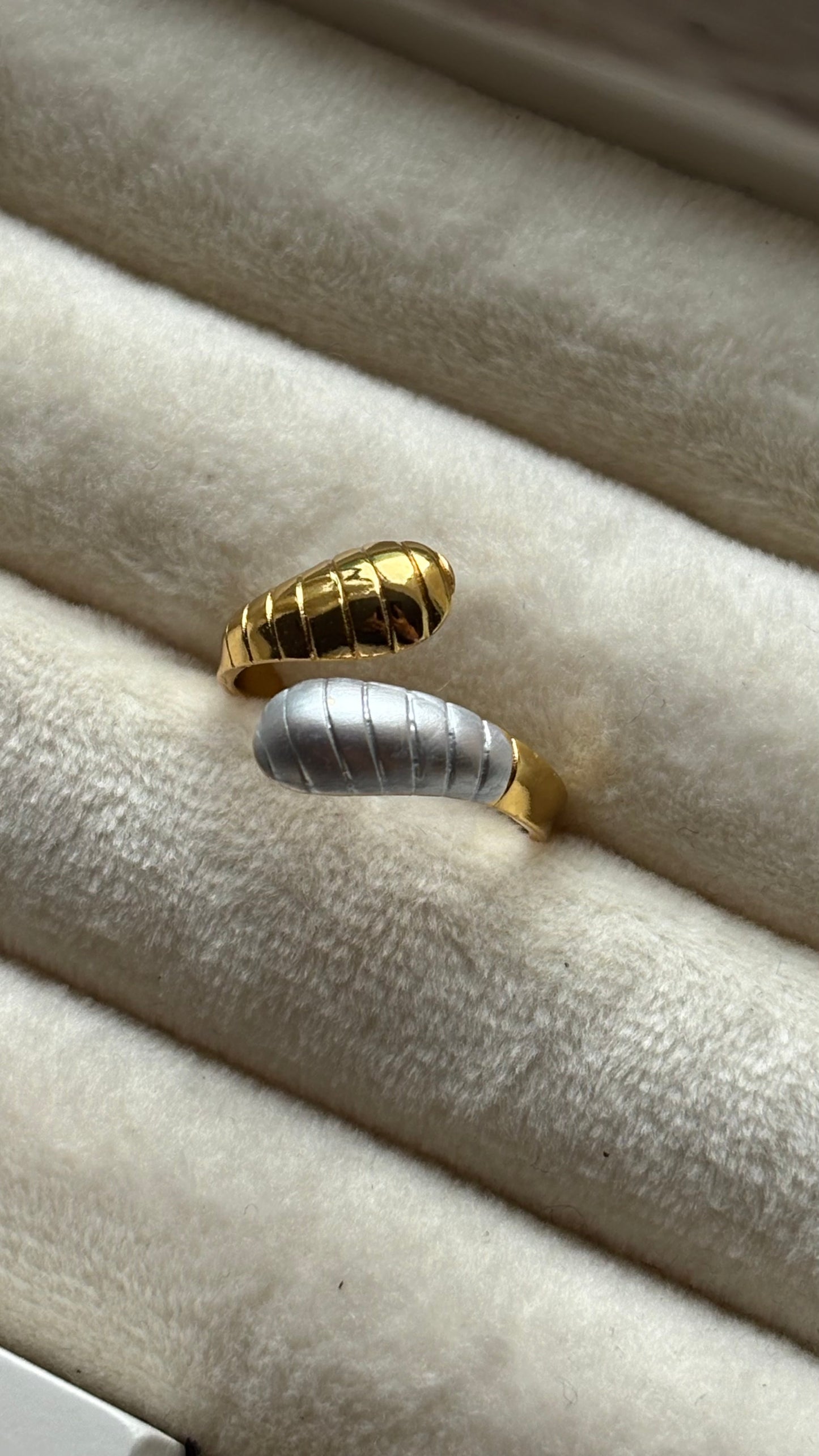 Anillo serpiente bicolor