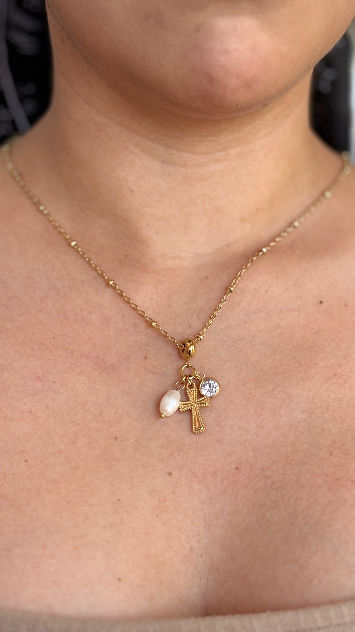 Collar Cruz & Charms