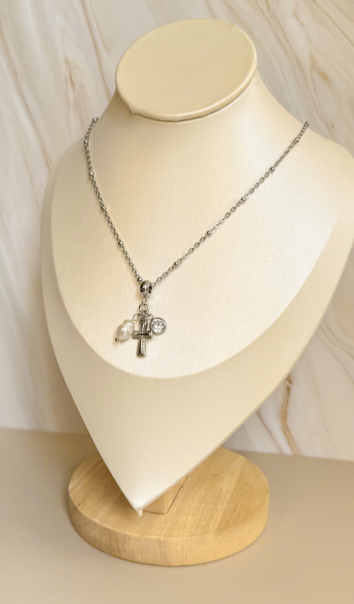 Collar Cruz & Charm Plata