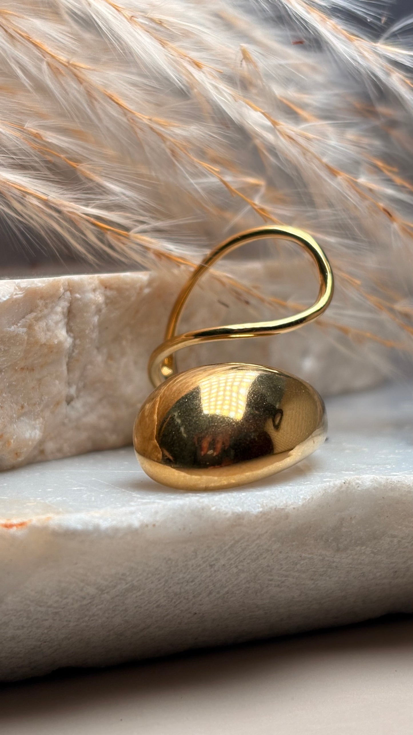 Anillo gota clásica dorado