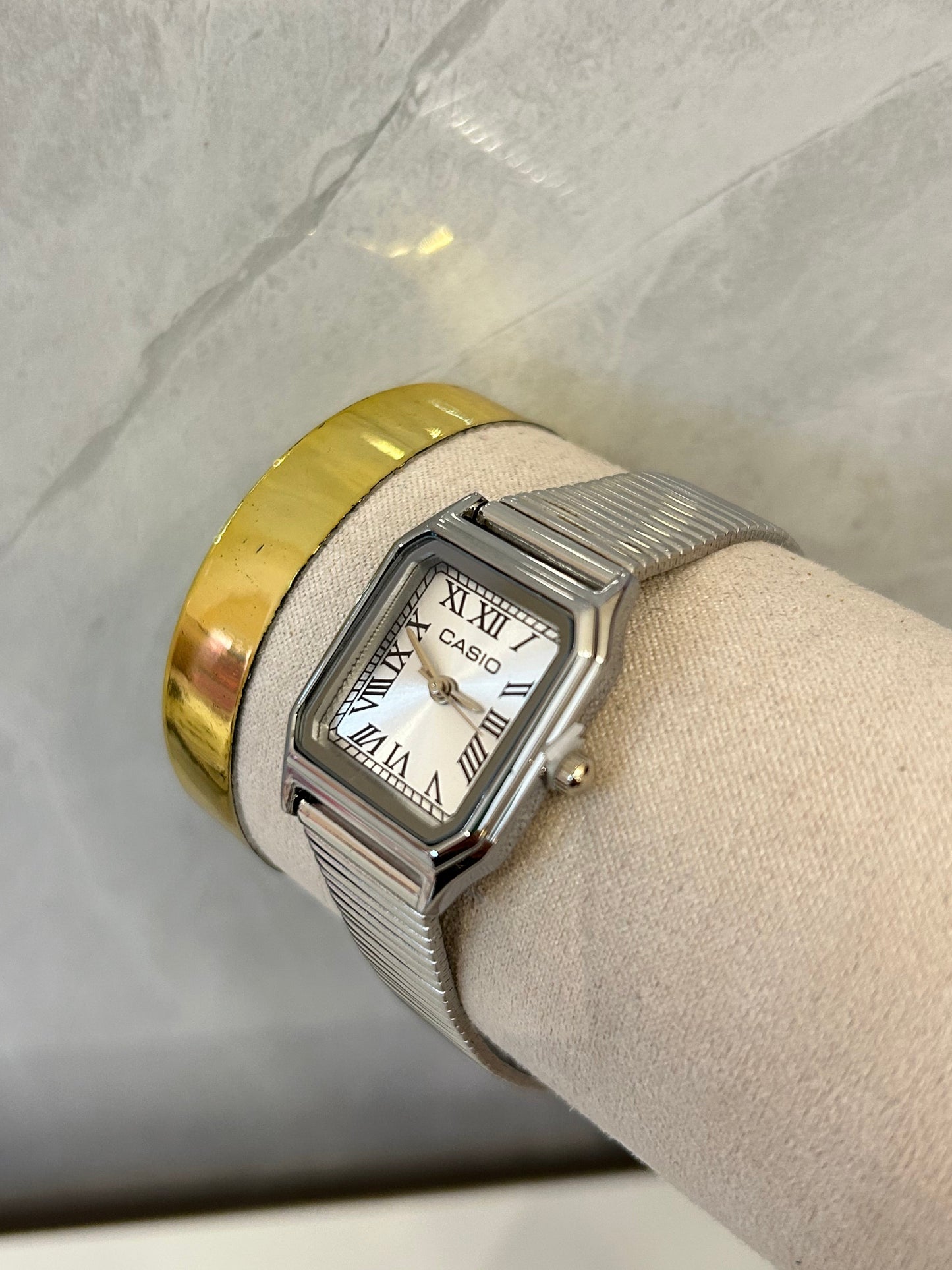 Reloj cuadrado mini casio plata