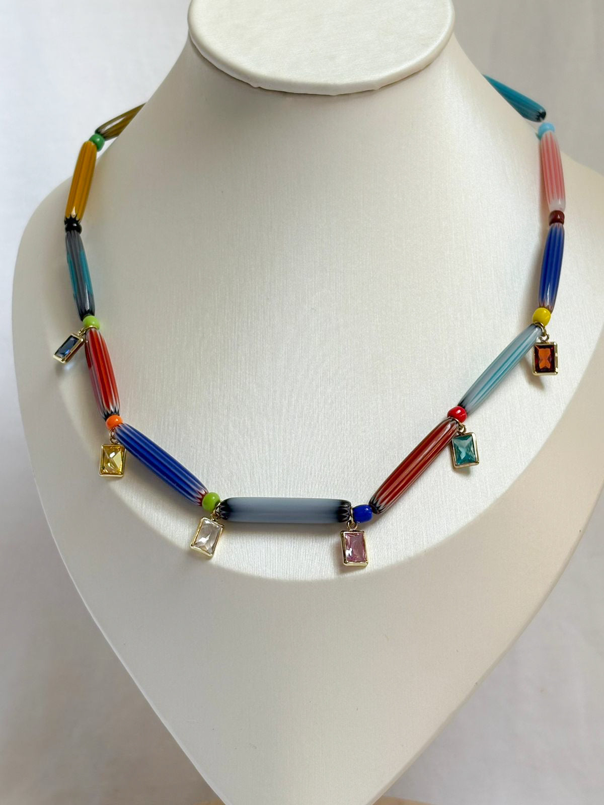 Collar piedras colores