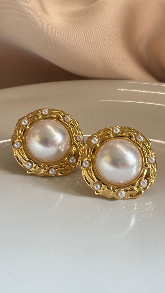 Aretes perla chunky dorado