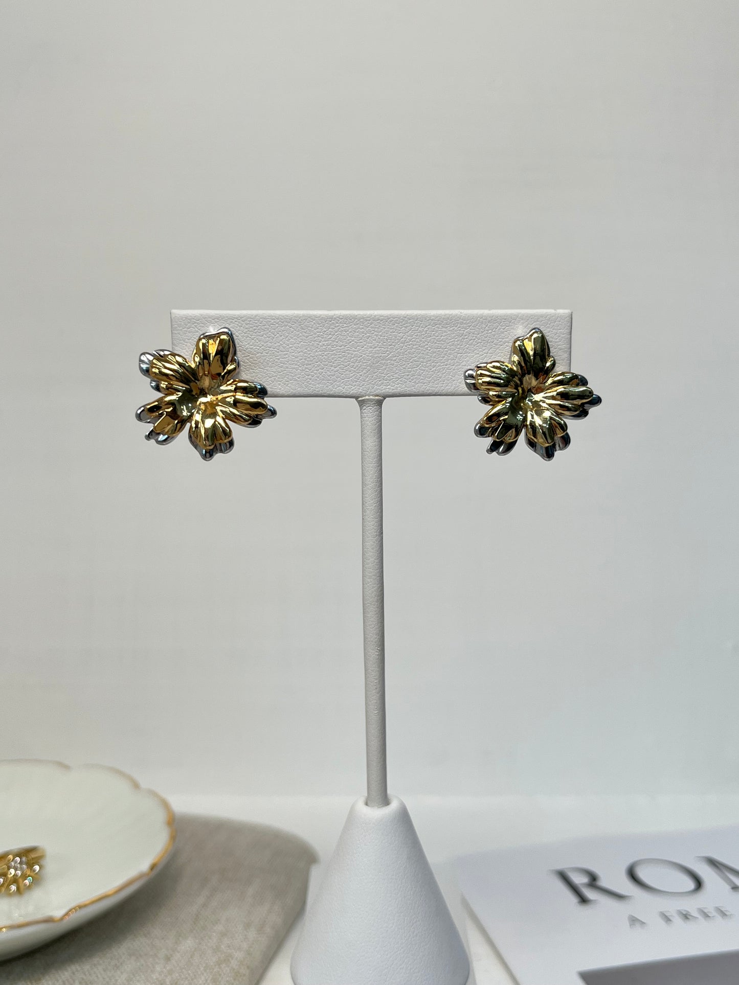 Aretes Flor Mini Bicolor