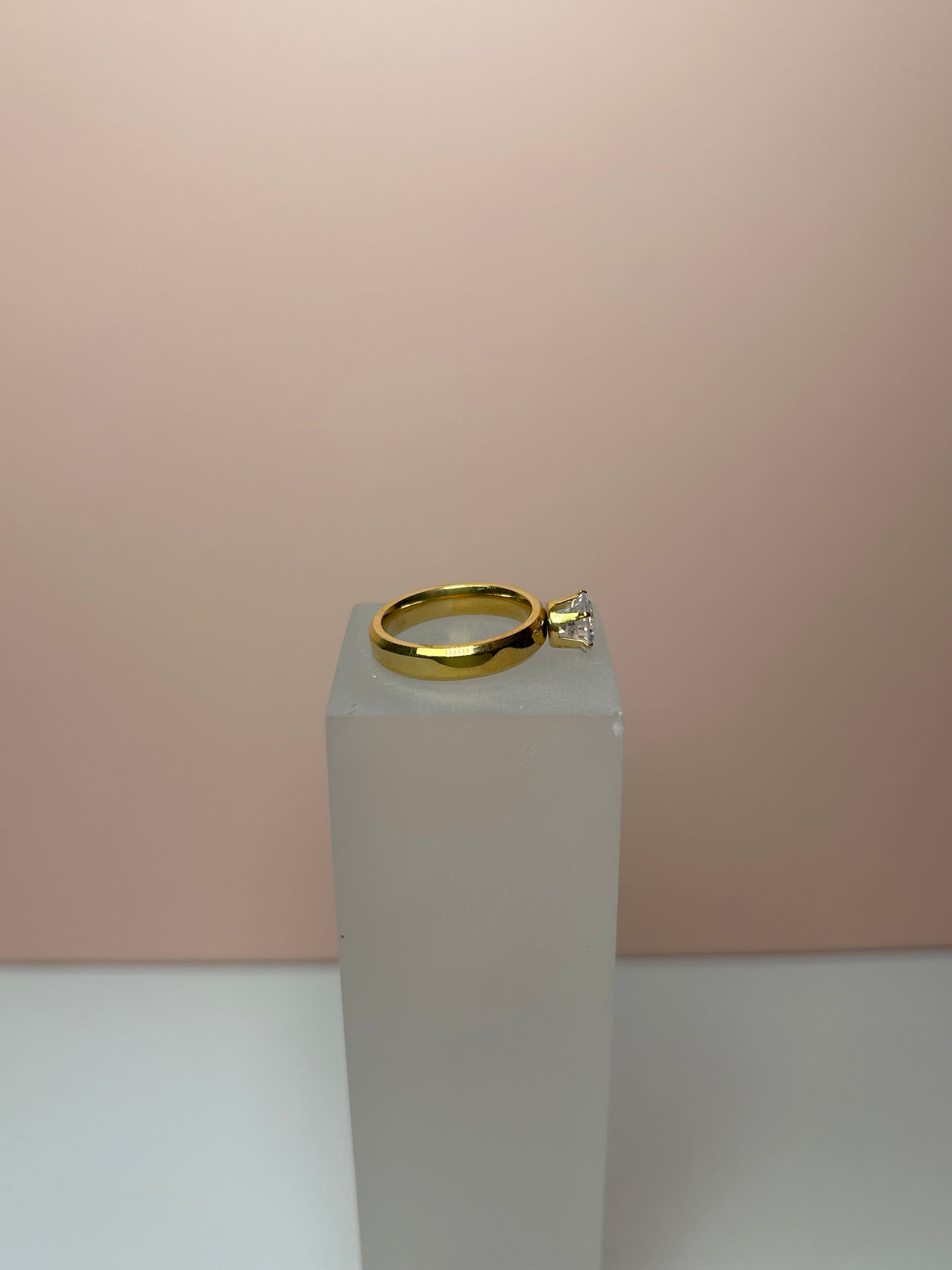 Anillo cristal elegante