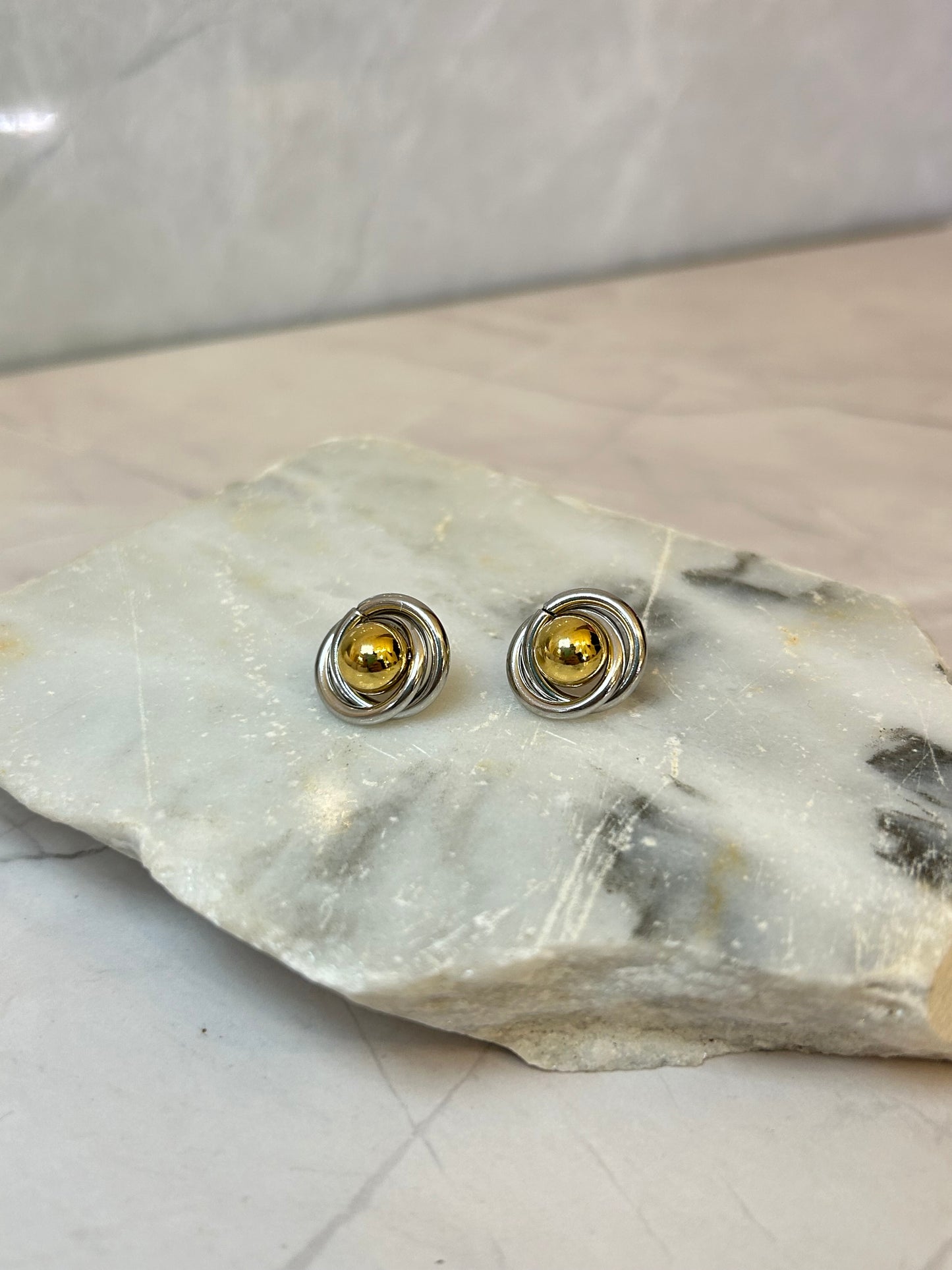 Aretes bicolor bolita