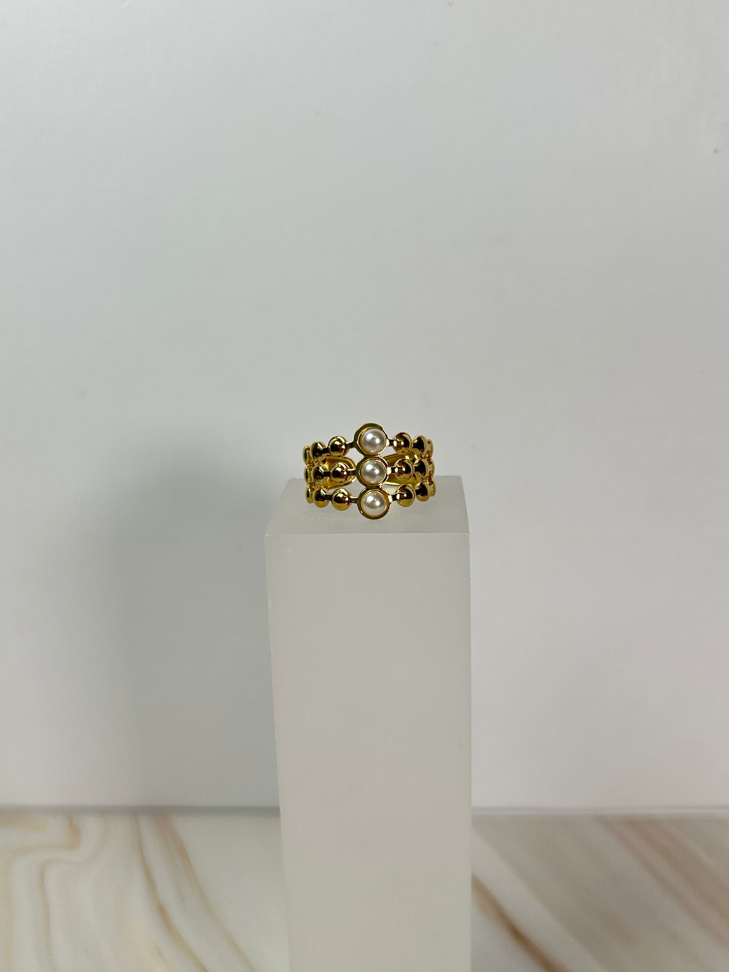 Anillo trío de perlas