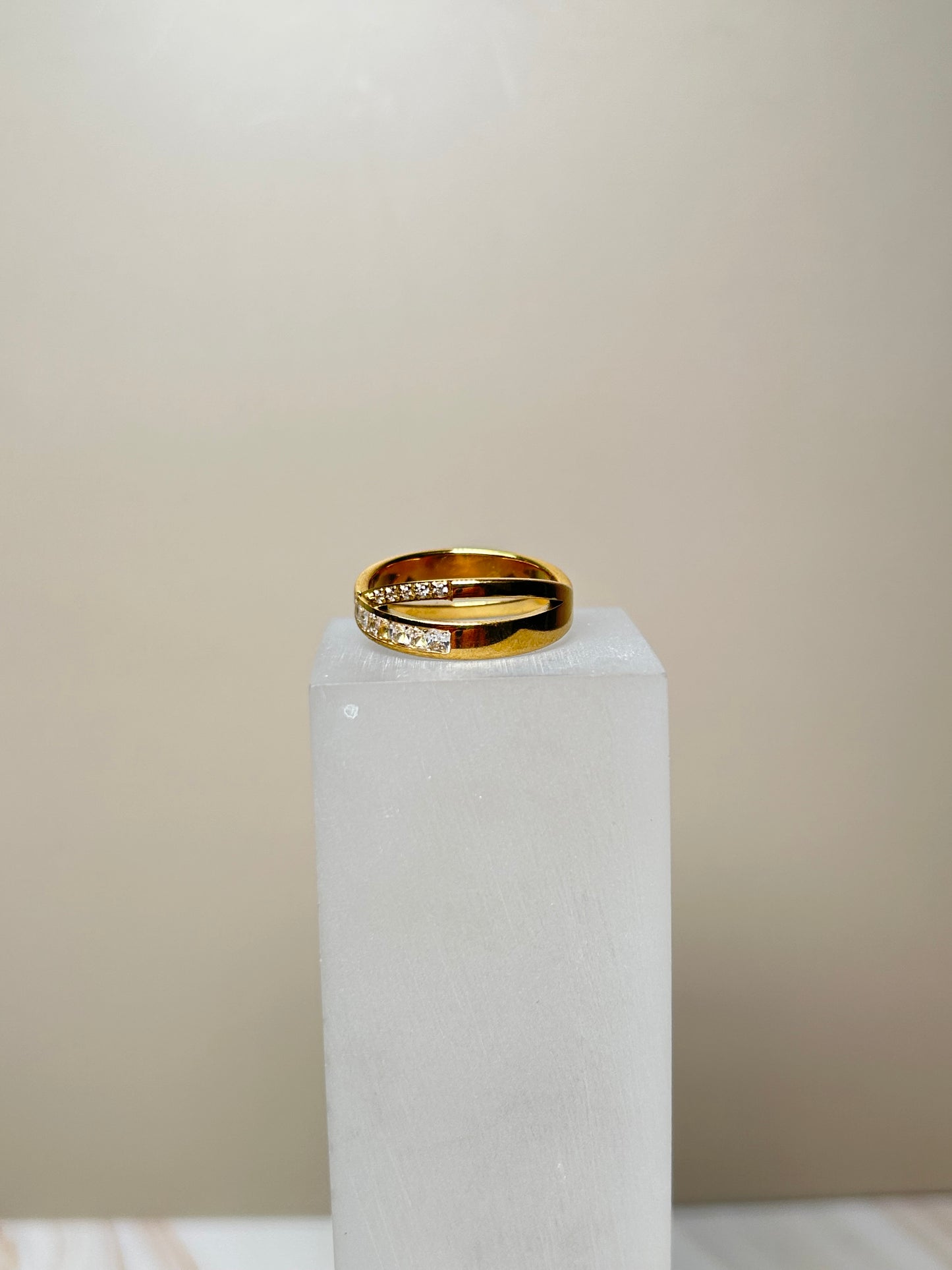 Anillo entrelazado golden