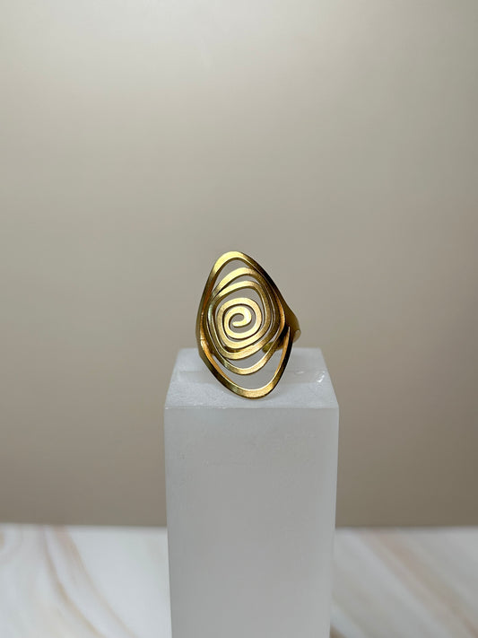 Anillo laberinto dorado