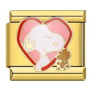 Charm Snoopy Dorado