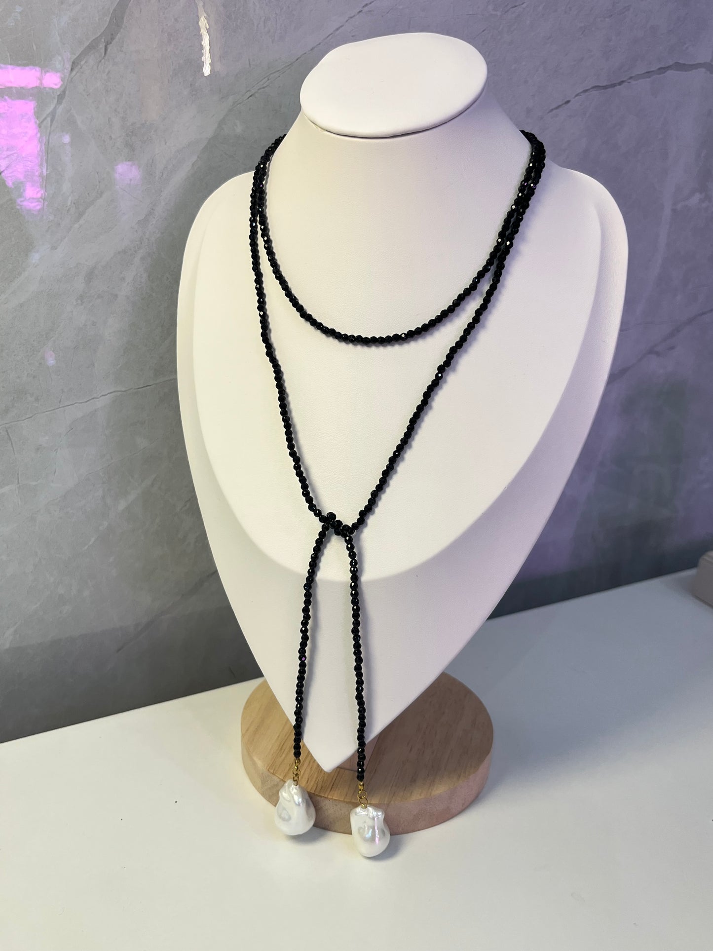 Collar Corbatero Perlas Negro