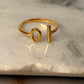 Anillo geométrico dorado