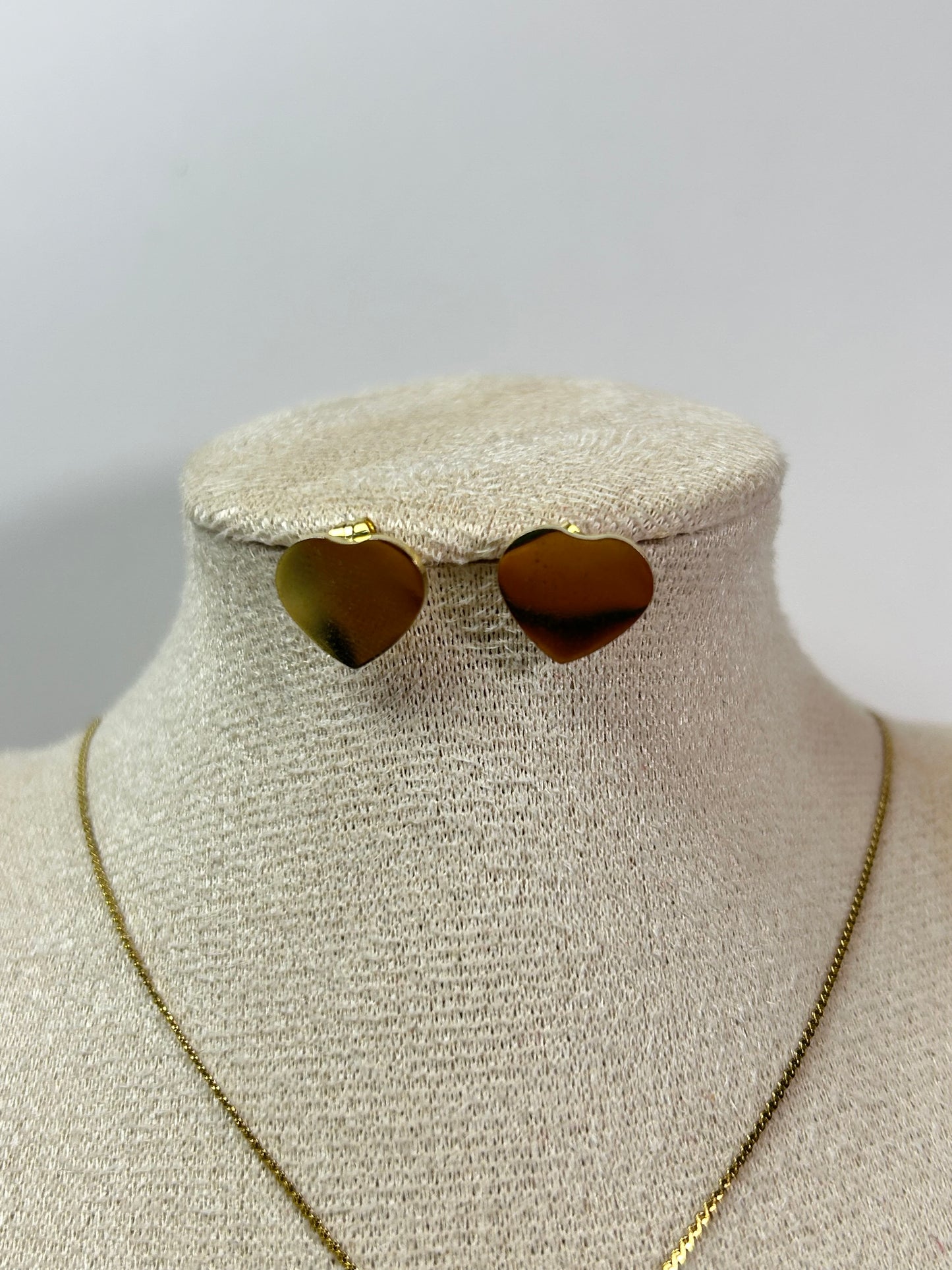 Collar & Aretes corazón dorado