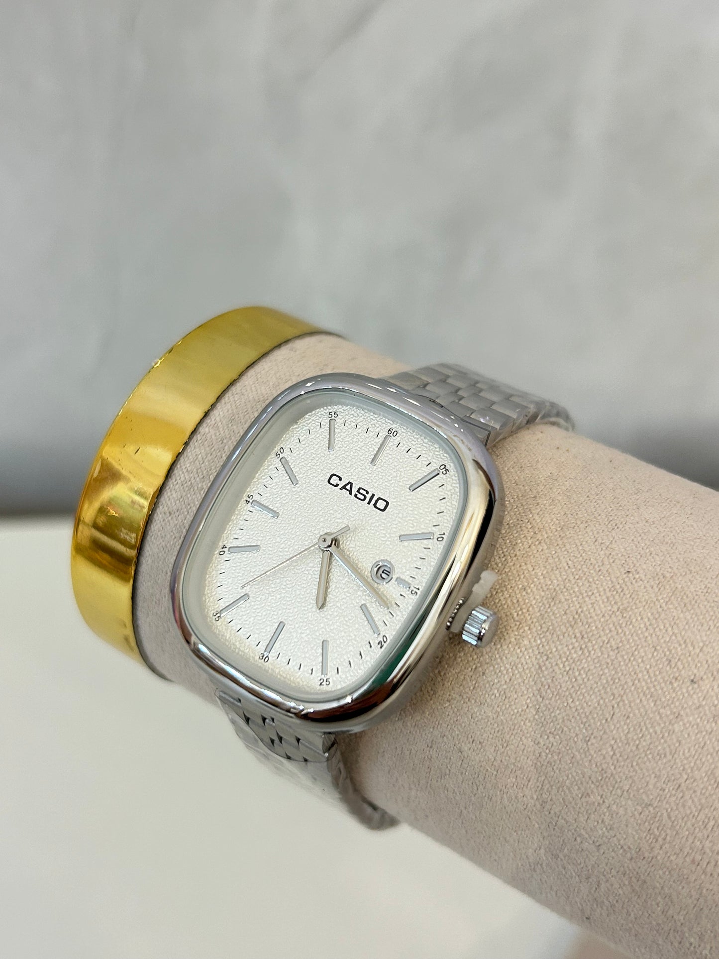 Reloj cuadrado casio plata