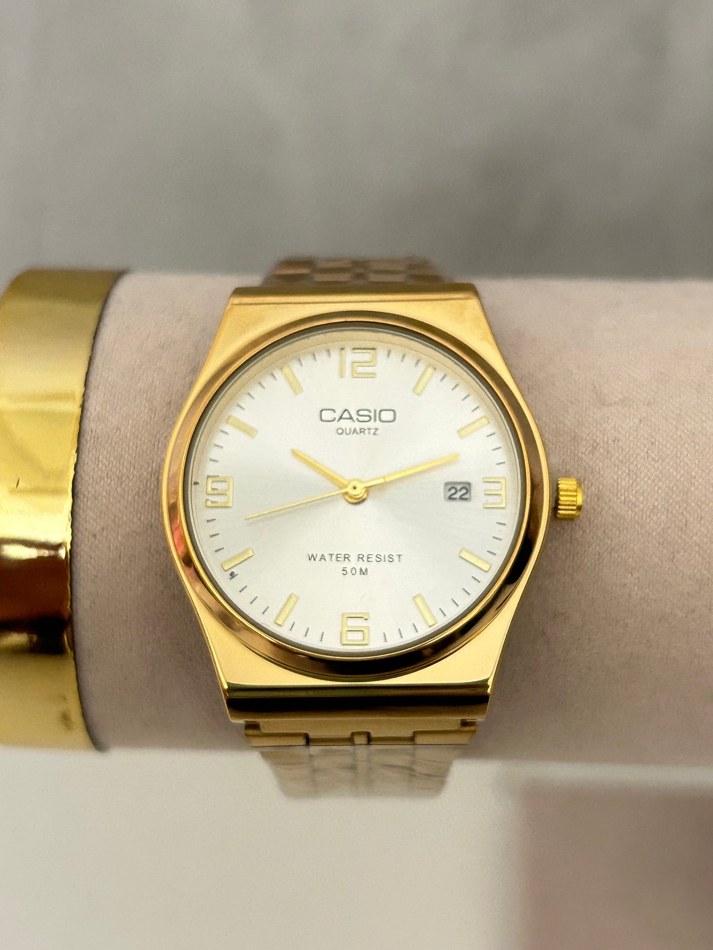 Reloj casio dorado