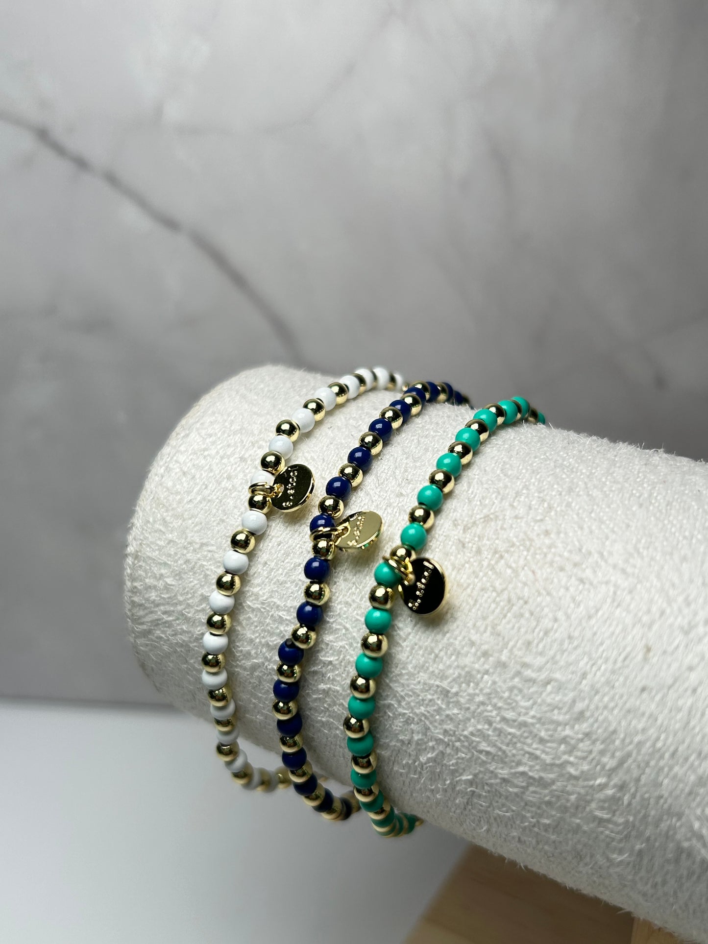 Pulsera bolitas white