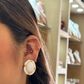 Aretes ovalados blancos