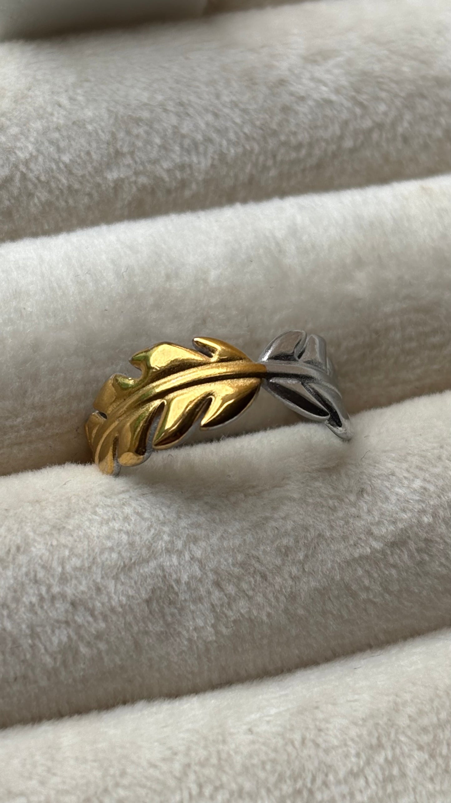 Anillo pluma bicolor
