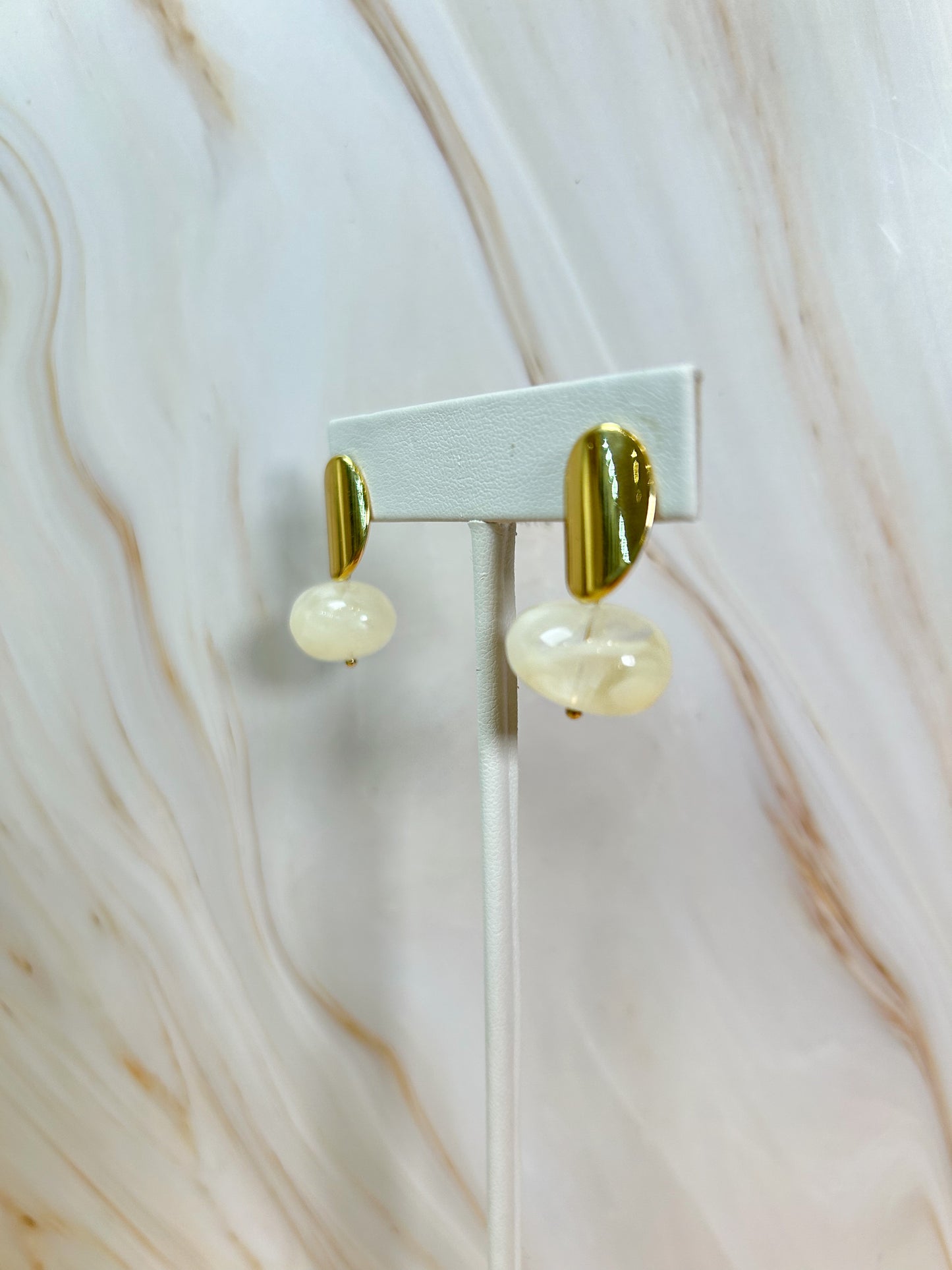 Aretes piedra mágica