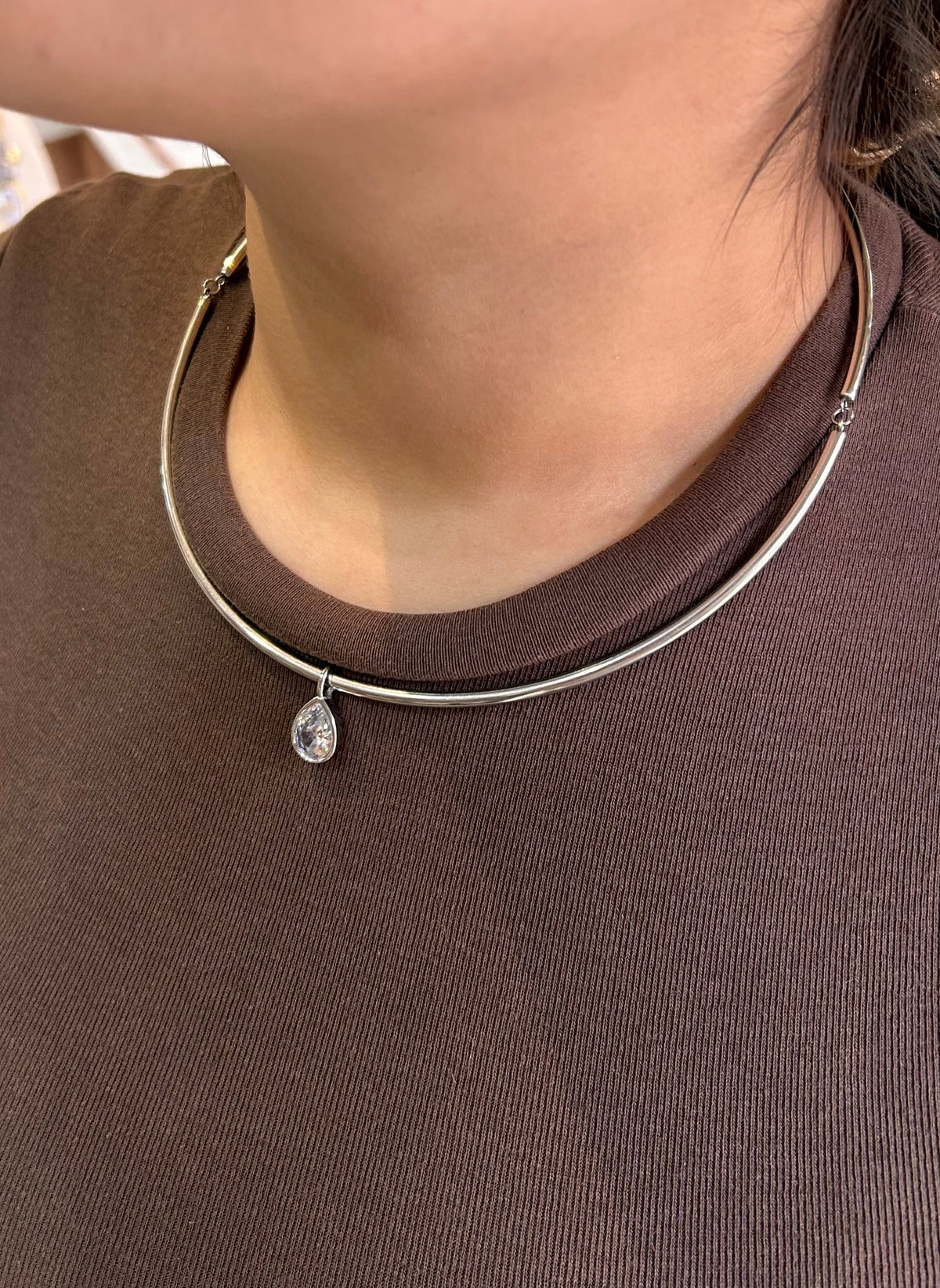 Collar regido plata piedra gota
