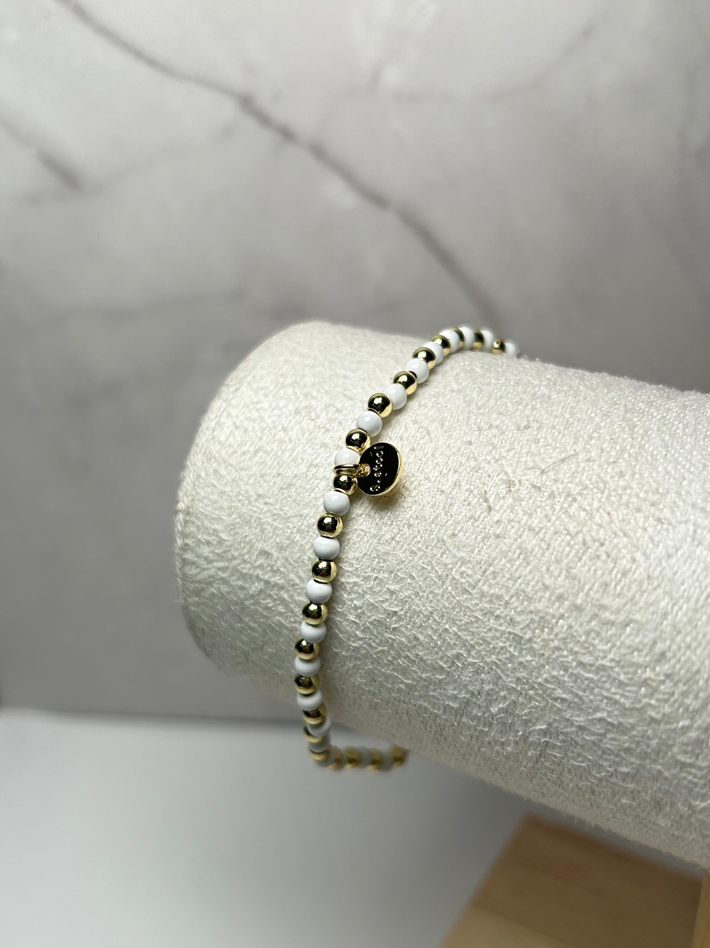 Pulsera bolitas white