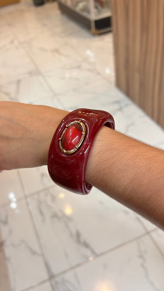 pulsera acrílica roja piedra