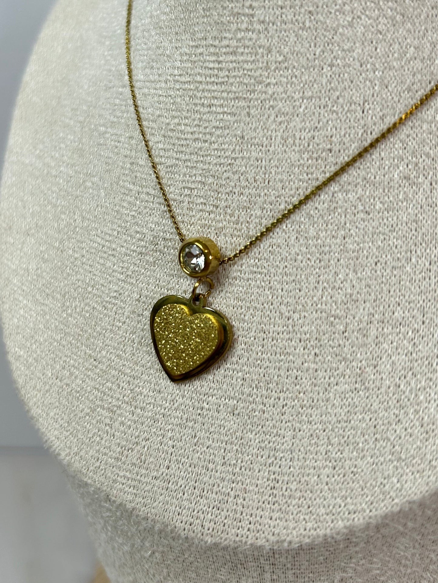Collar & Aretes corazón dorado