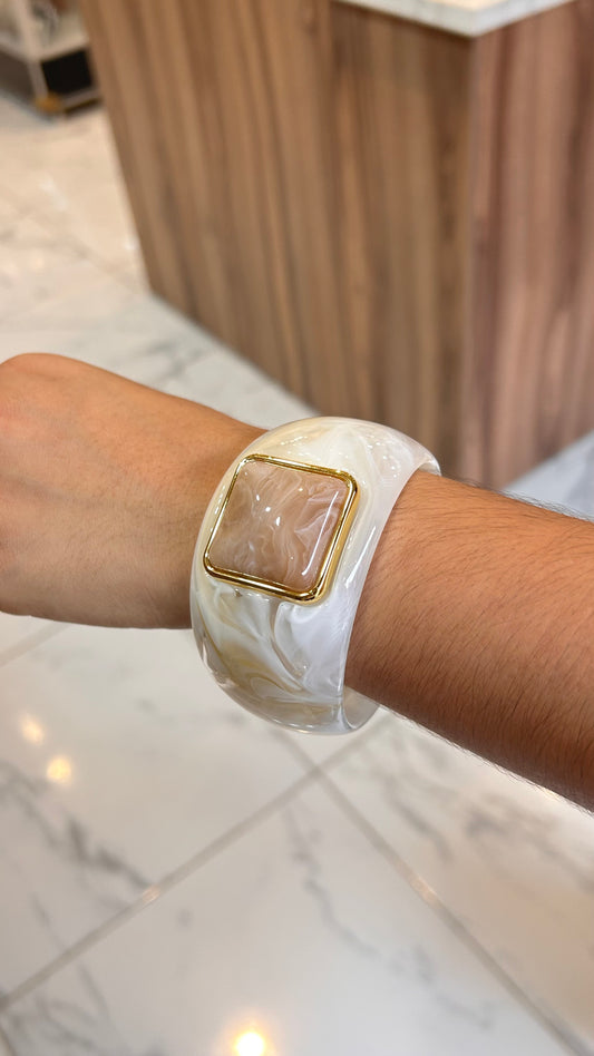 pulsera acrílico blanco piedra beige