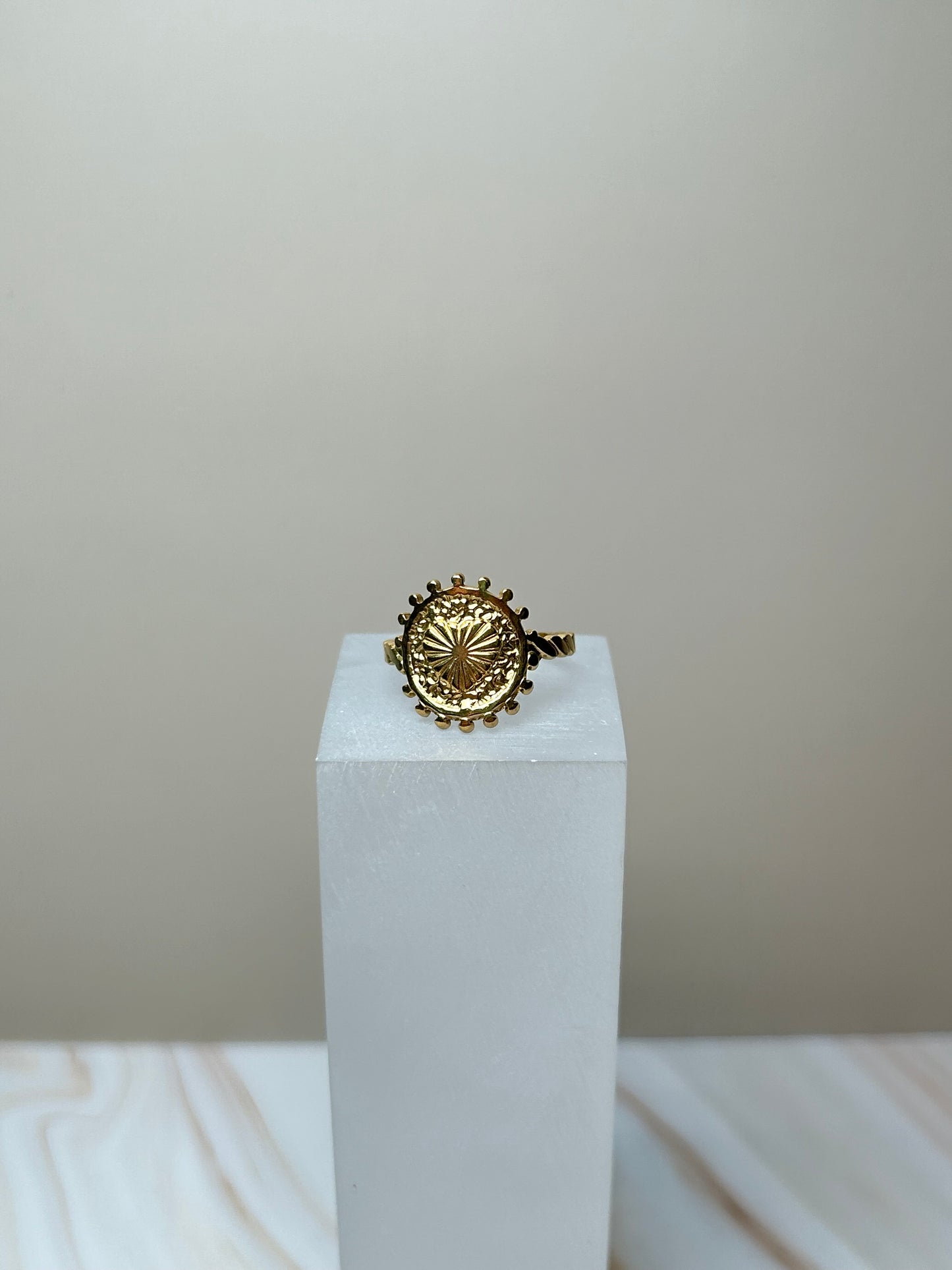 Anillo corazon encerrado