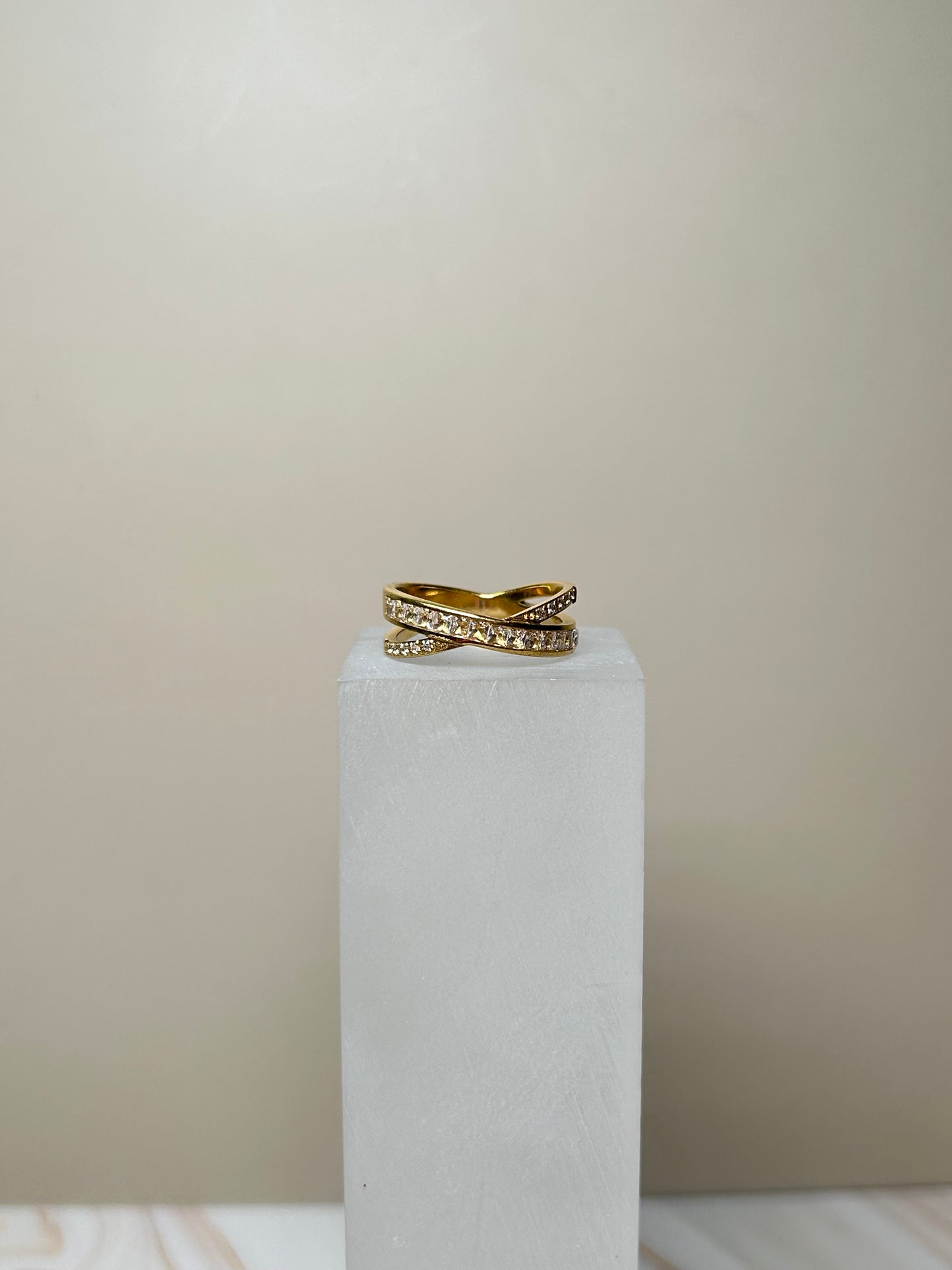 Anillo entrelazado golden