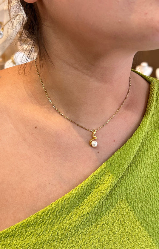 Collar s mini perla dorado