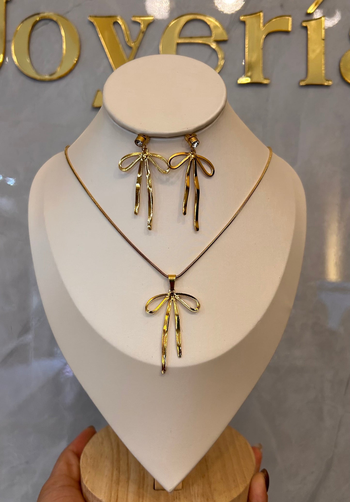 Collar & Aretes moño dorado