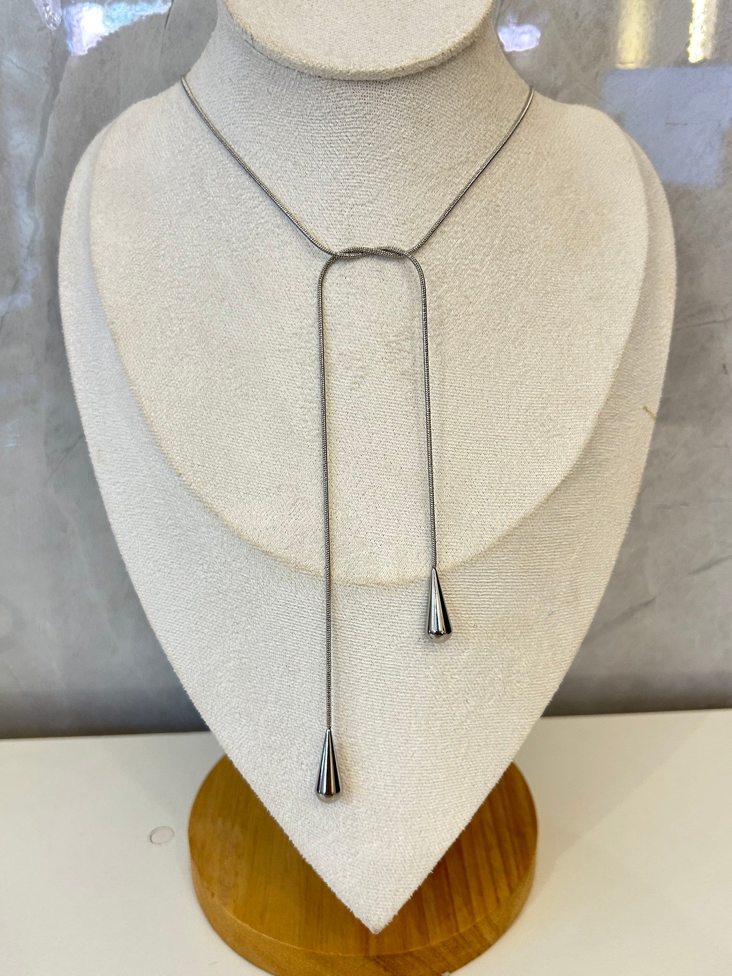 Collar Corbatero basico plata