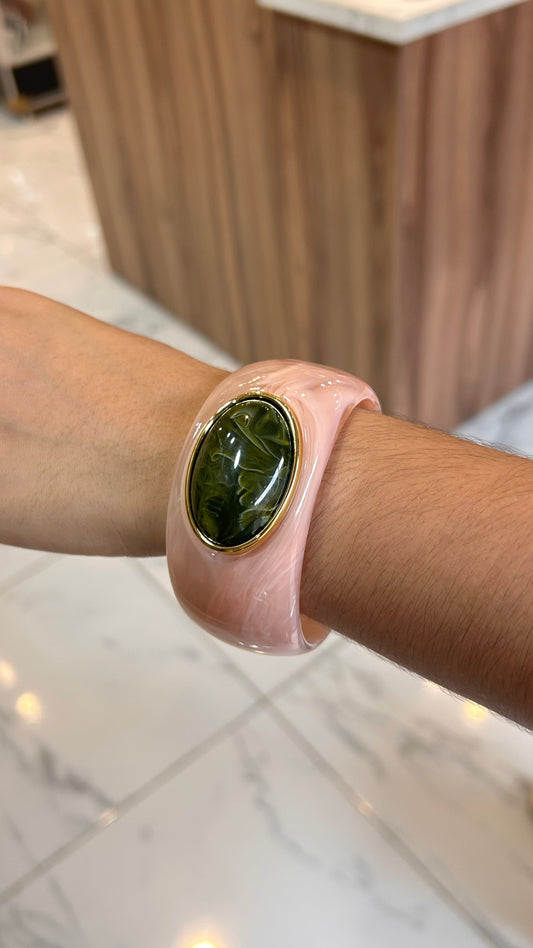 pulsera acrílico rosa piedra verde