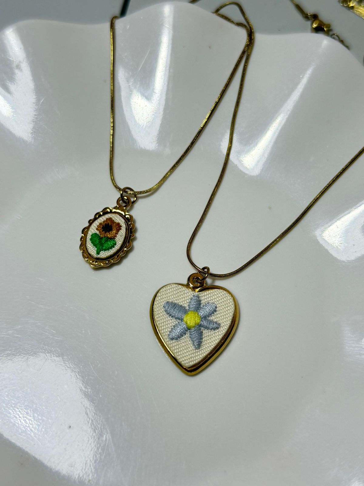 Collar crochet girasoles